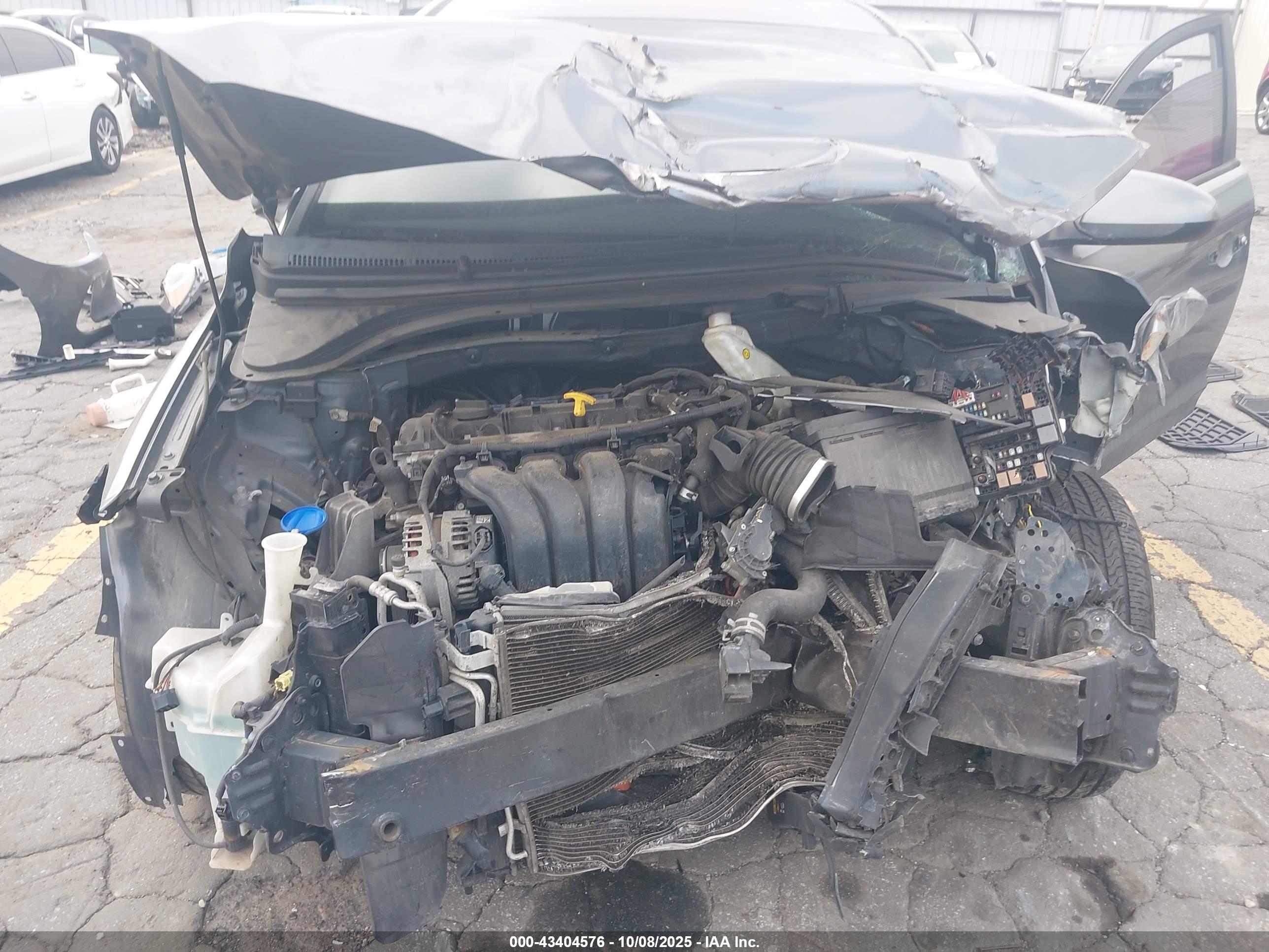HYUNDAI ELANTRA image 6