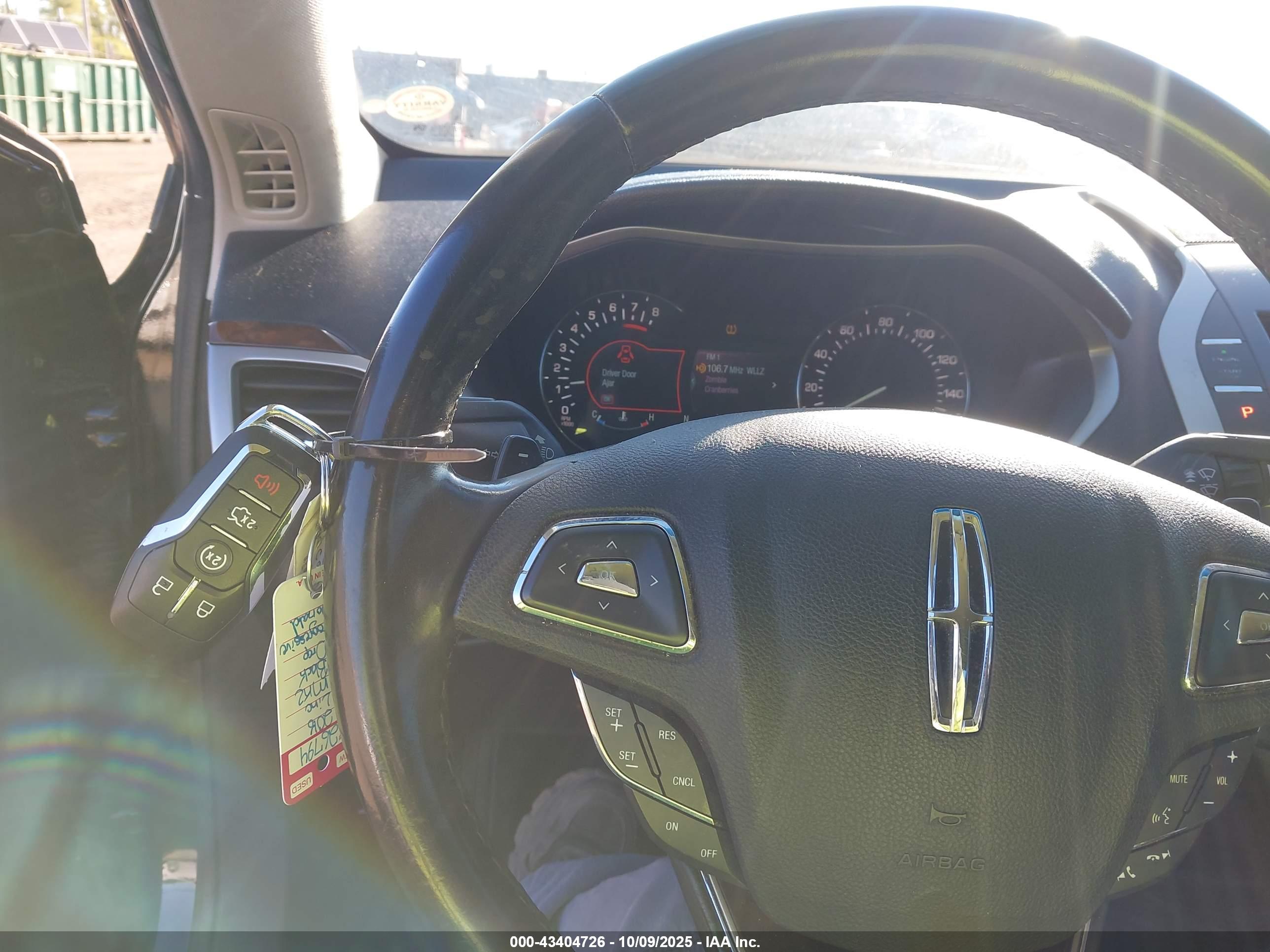 LINCOLN MKZ image 11