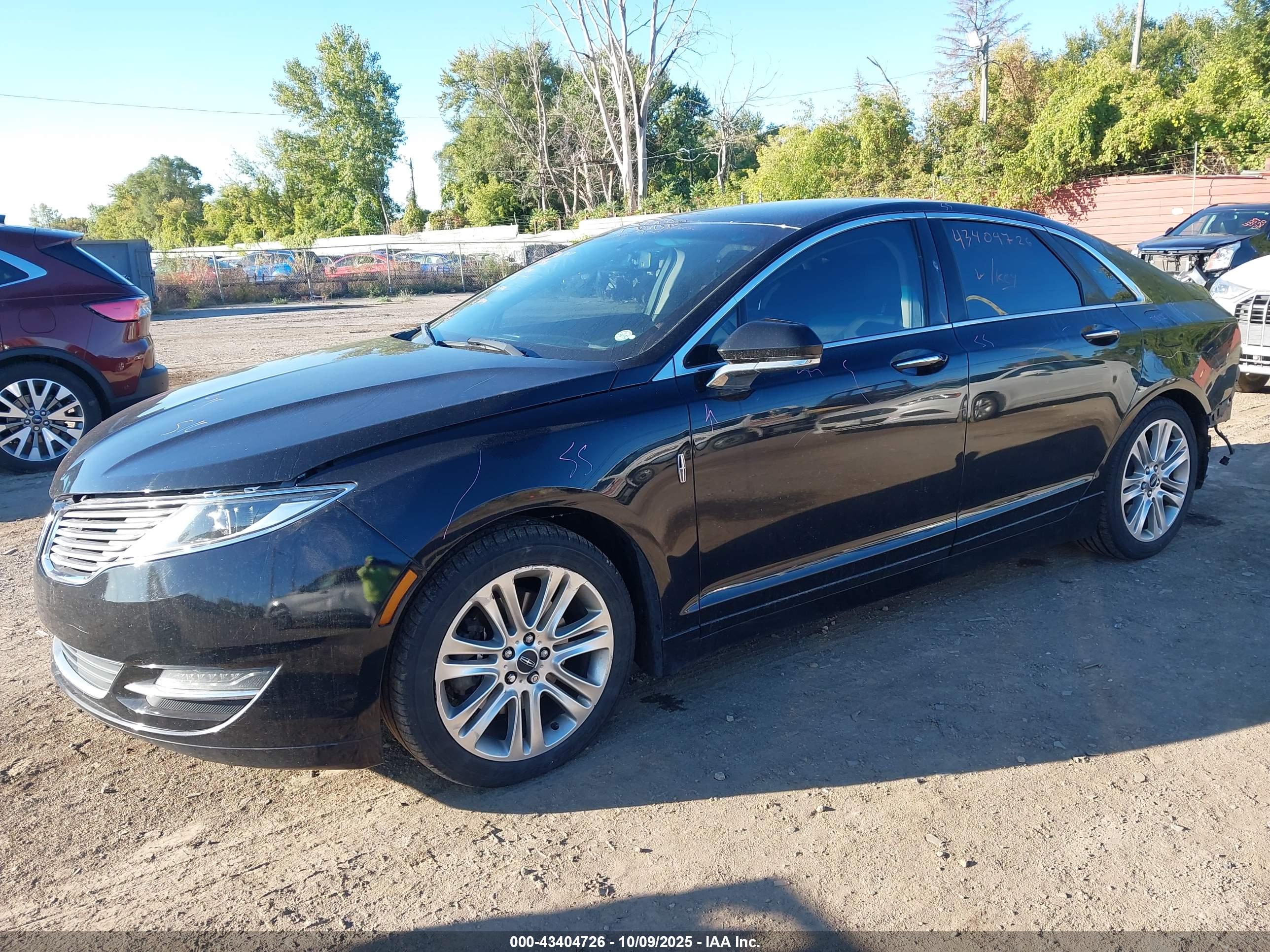 LINCOLN MKZ image 2