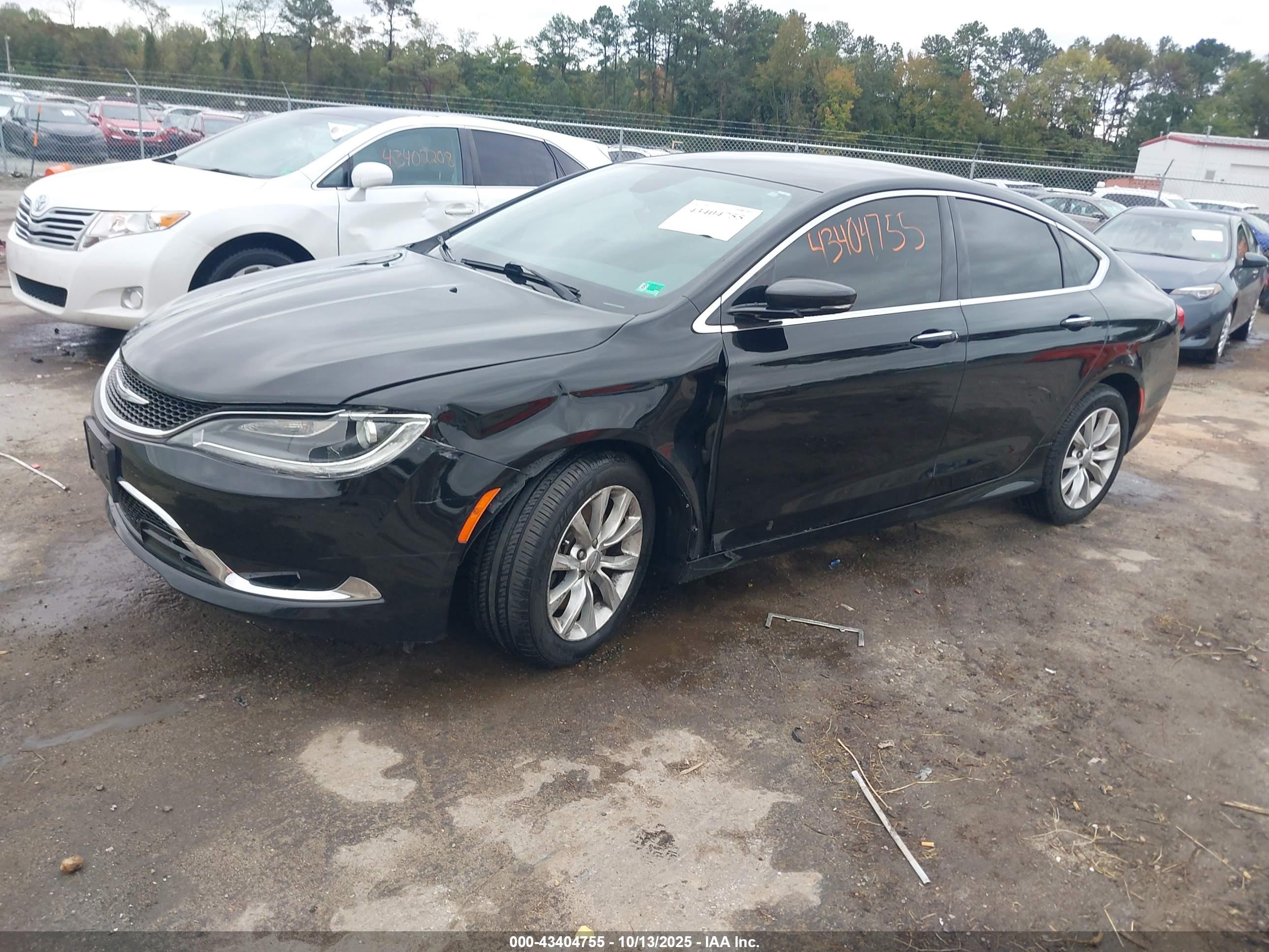 CHRYSLER 200 image 2