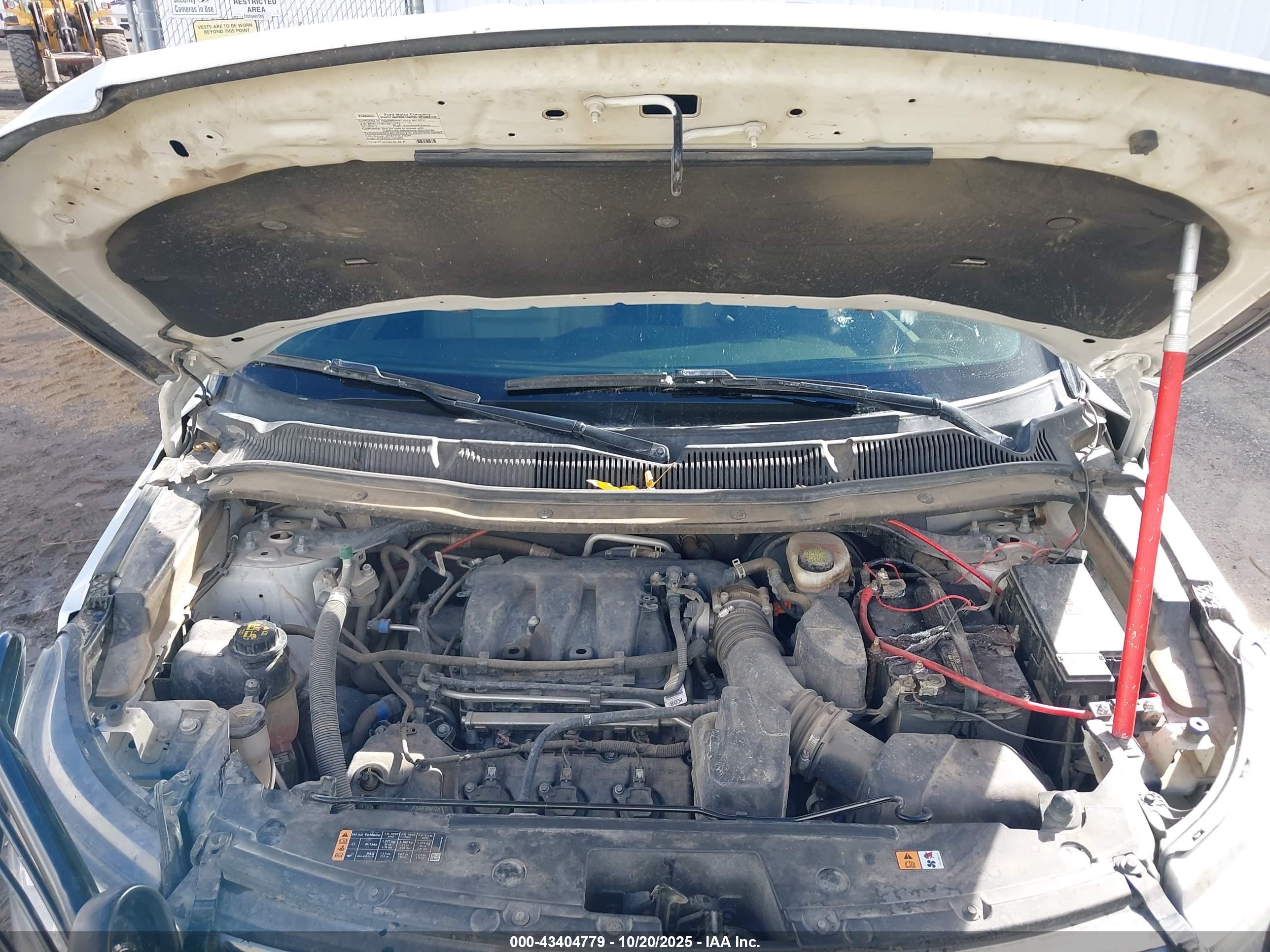 FORD EXPLORER image 10