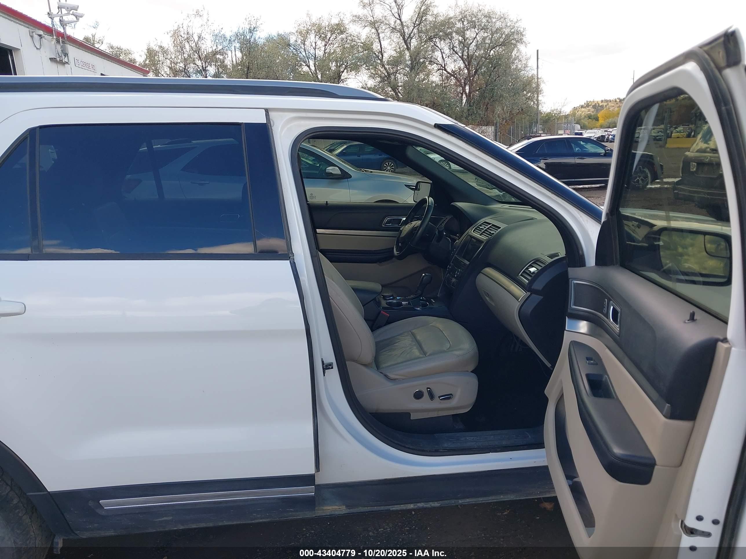 FORD EXPLORER image 5