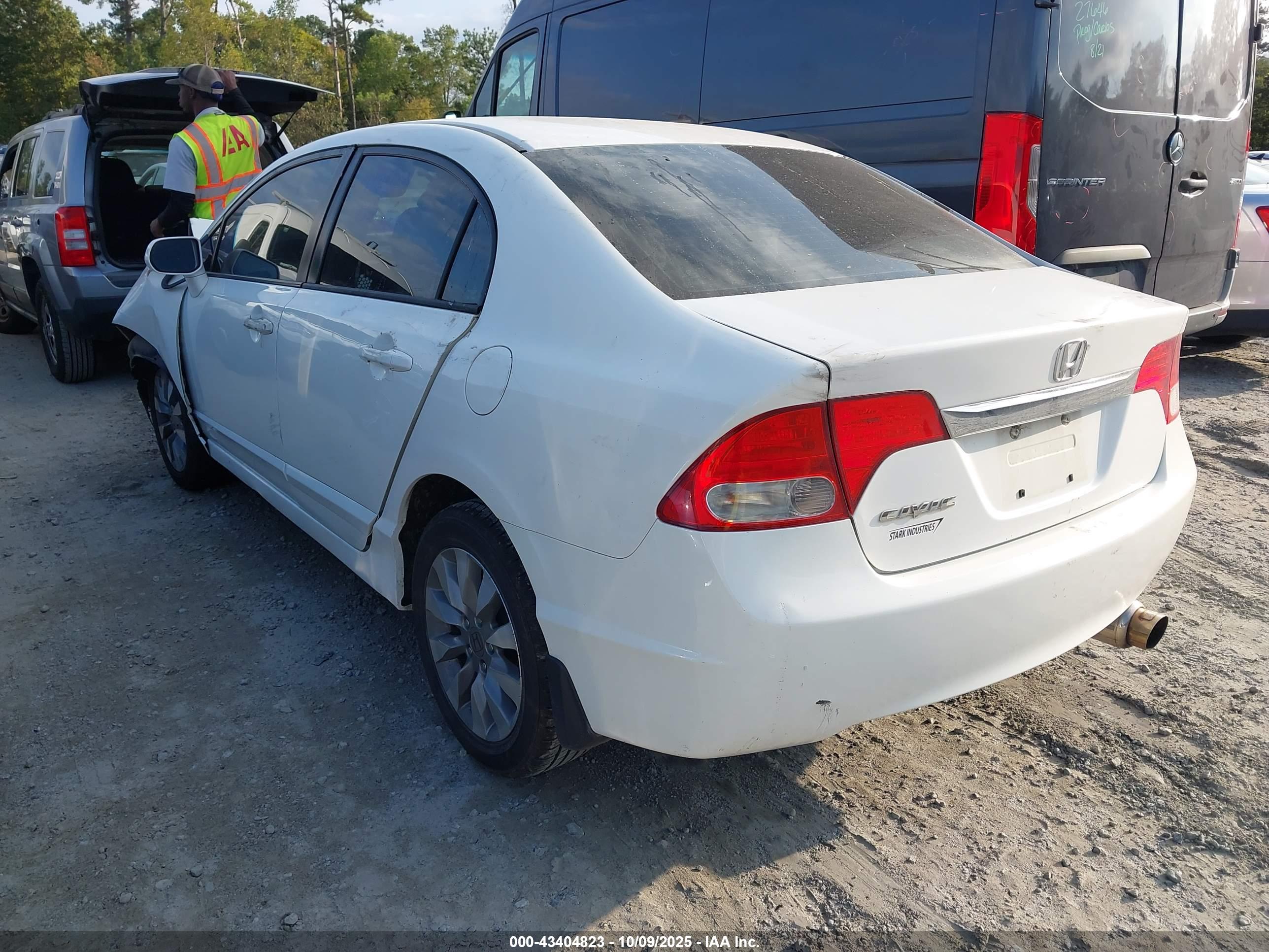 HONDA CIVIC image 3