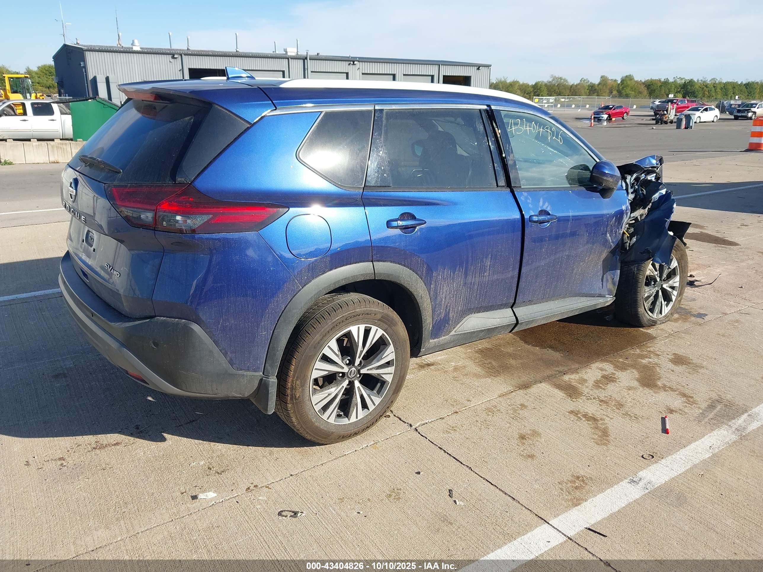 NISSAN ROGUE image 4