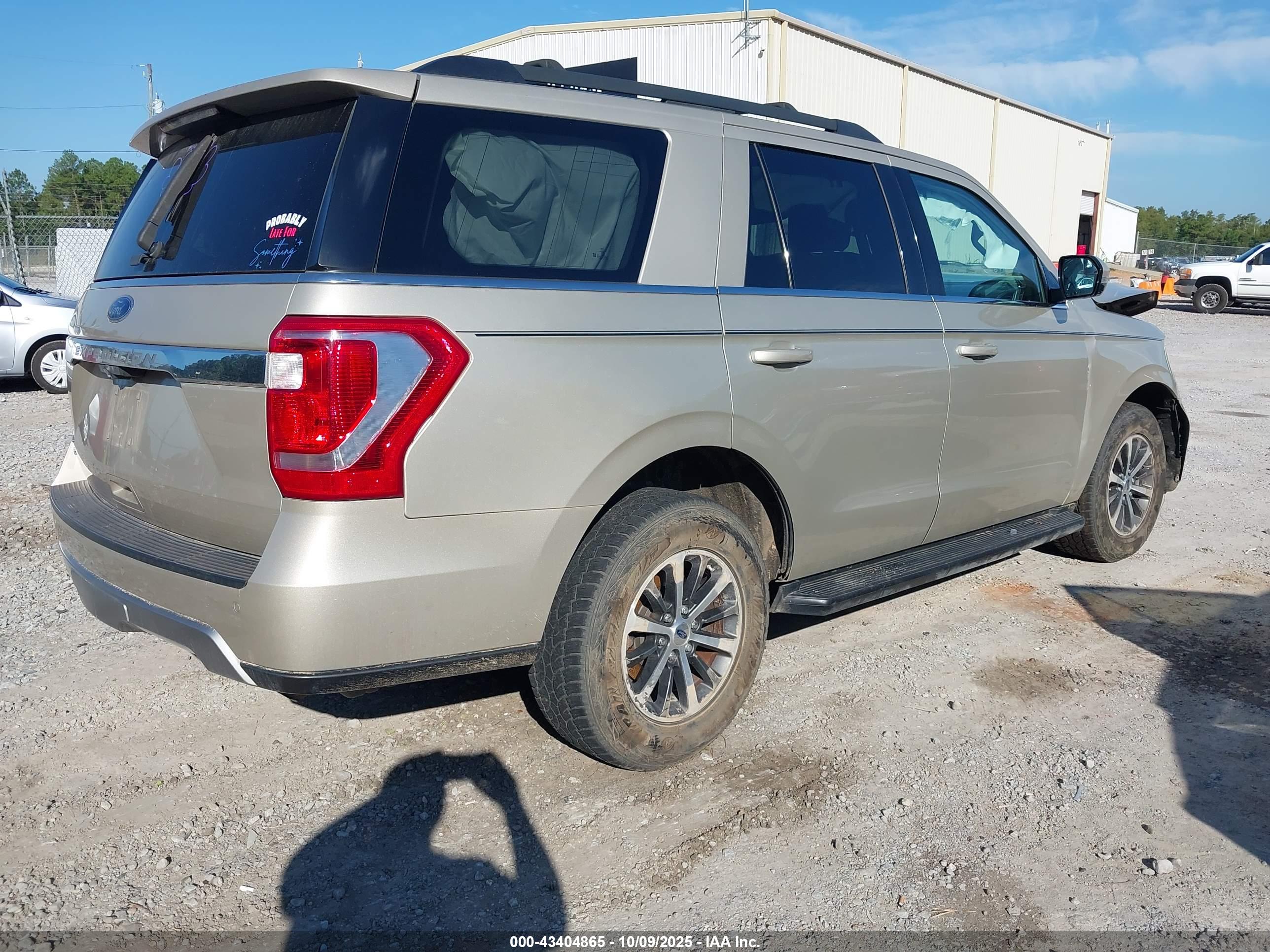 FORD EXPEDITION image 4