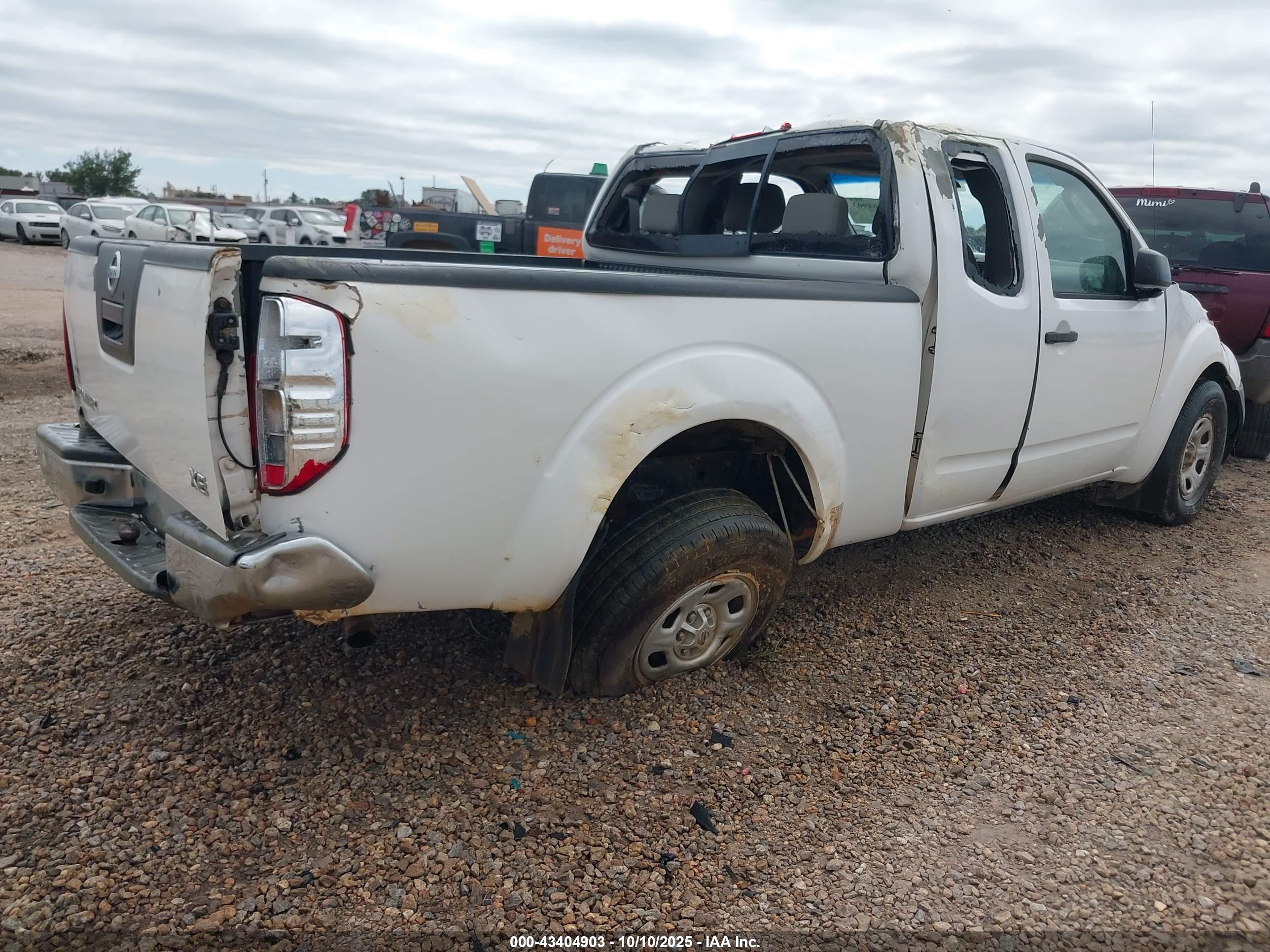 NISSAN FRONTIER image 4