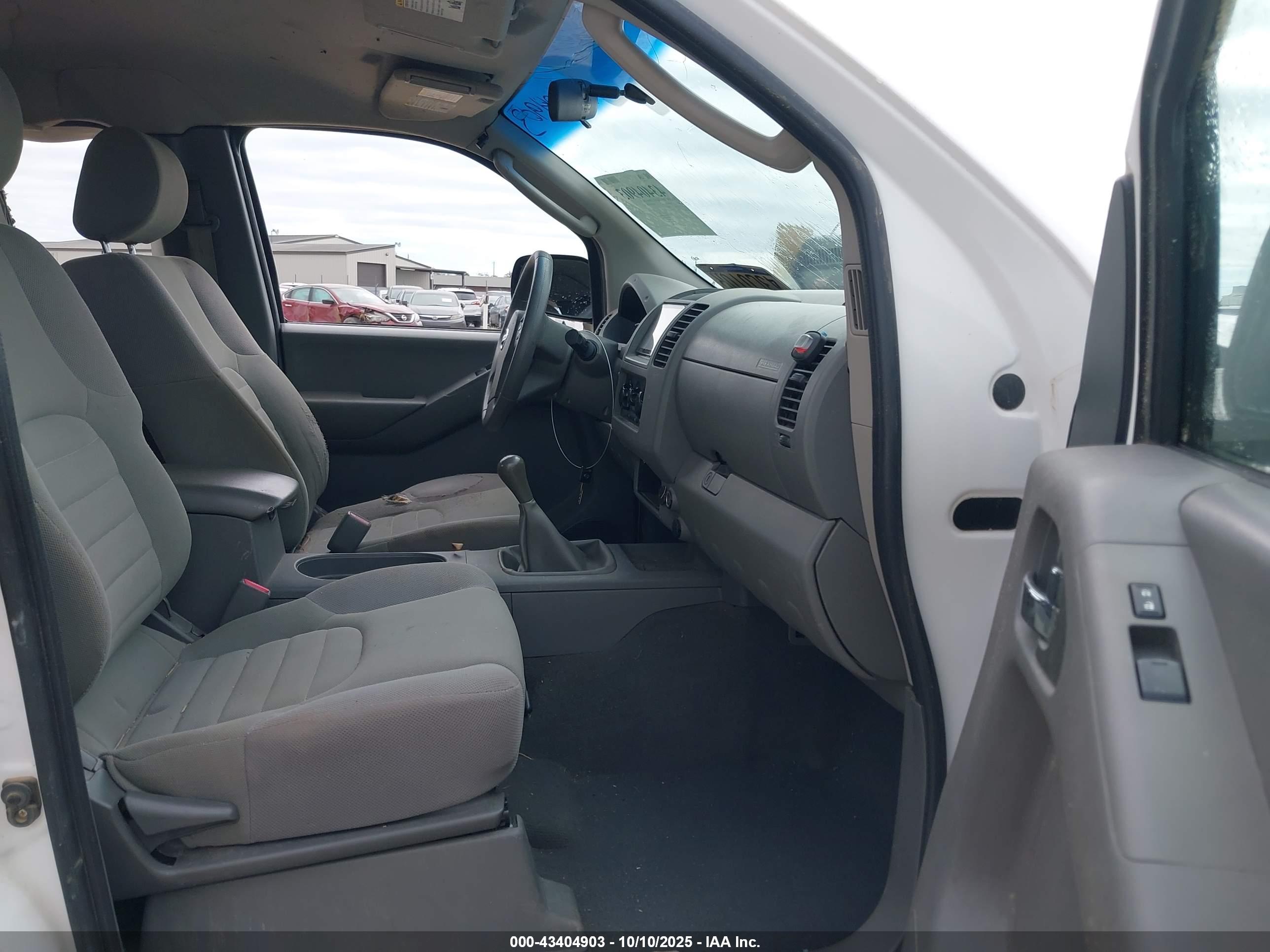NISSAN FRONTIER image 5