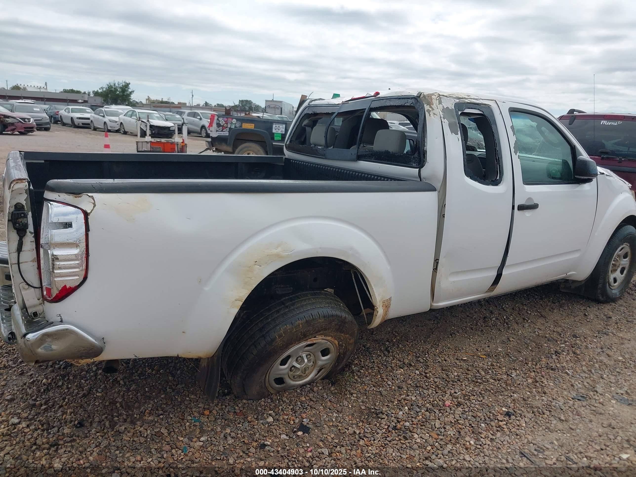 NISSAN FRONTIER image 6