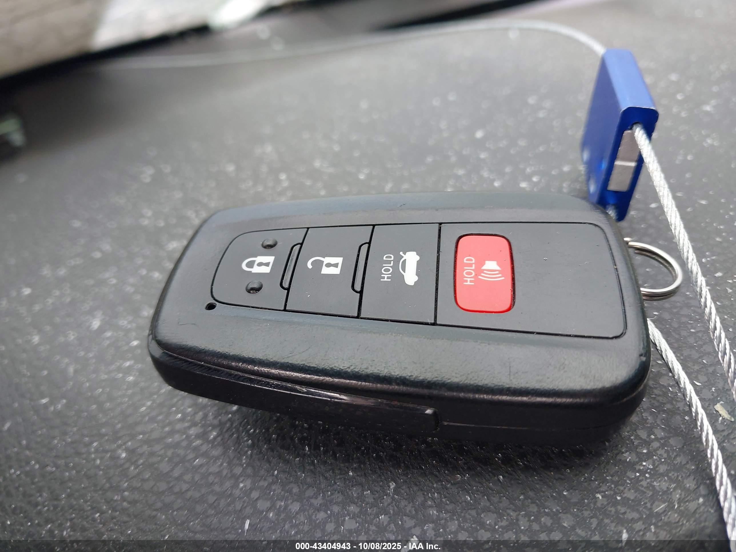 TOYOTA CAMRY image 11