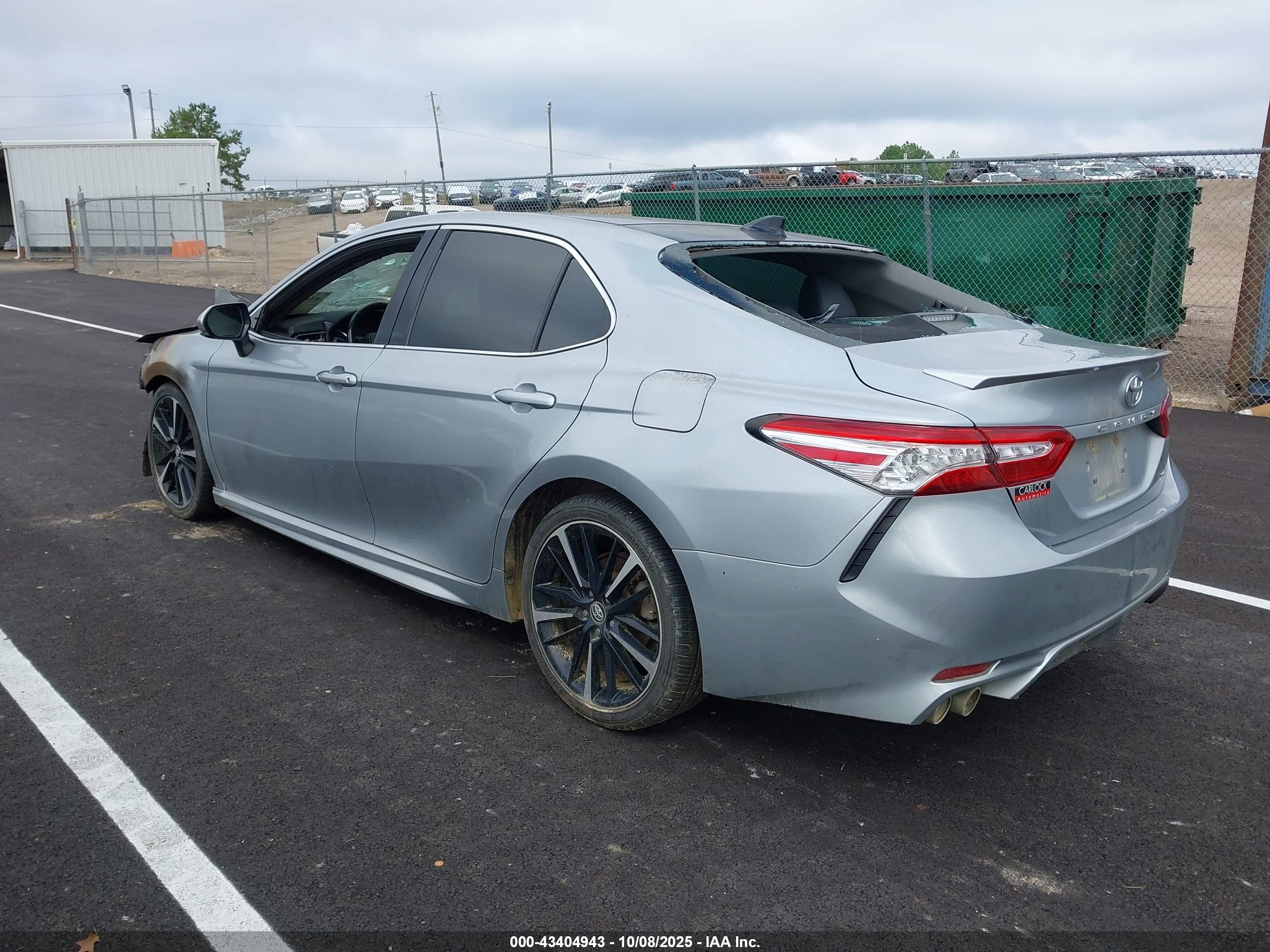 TOYOTA CAMRY image 3