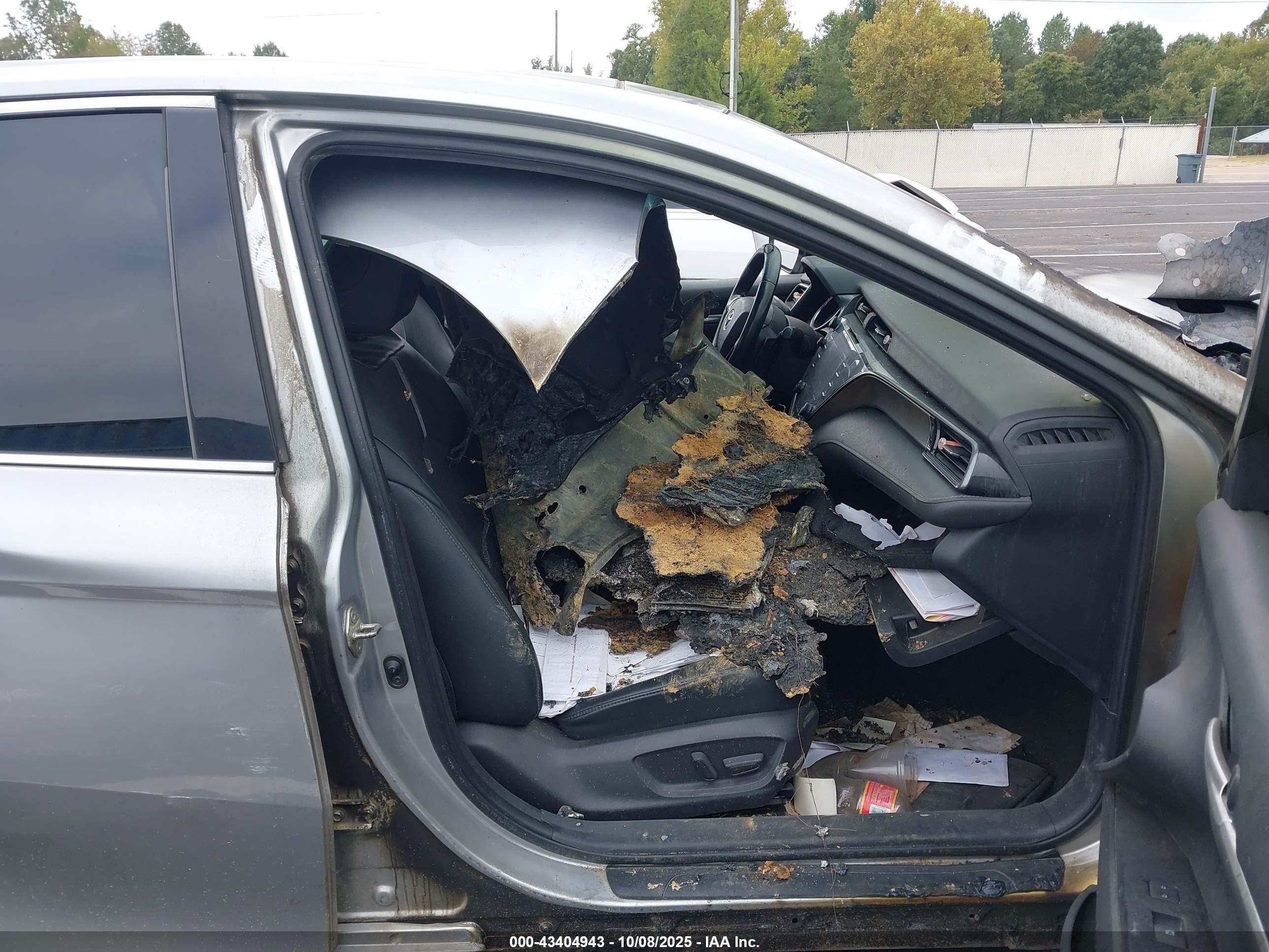 TOYOTA CAMRY image 5