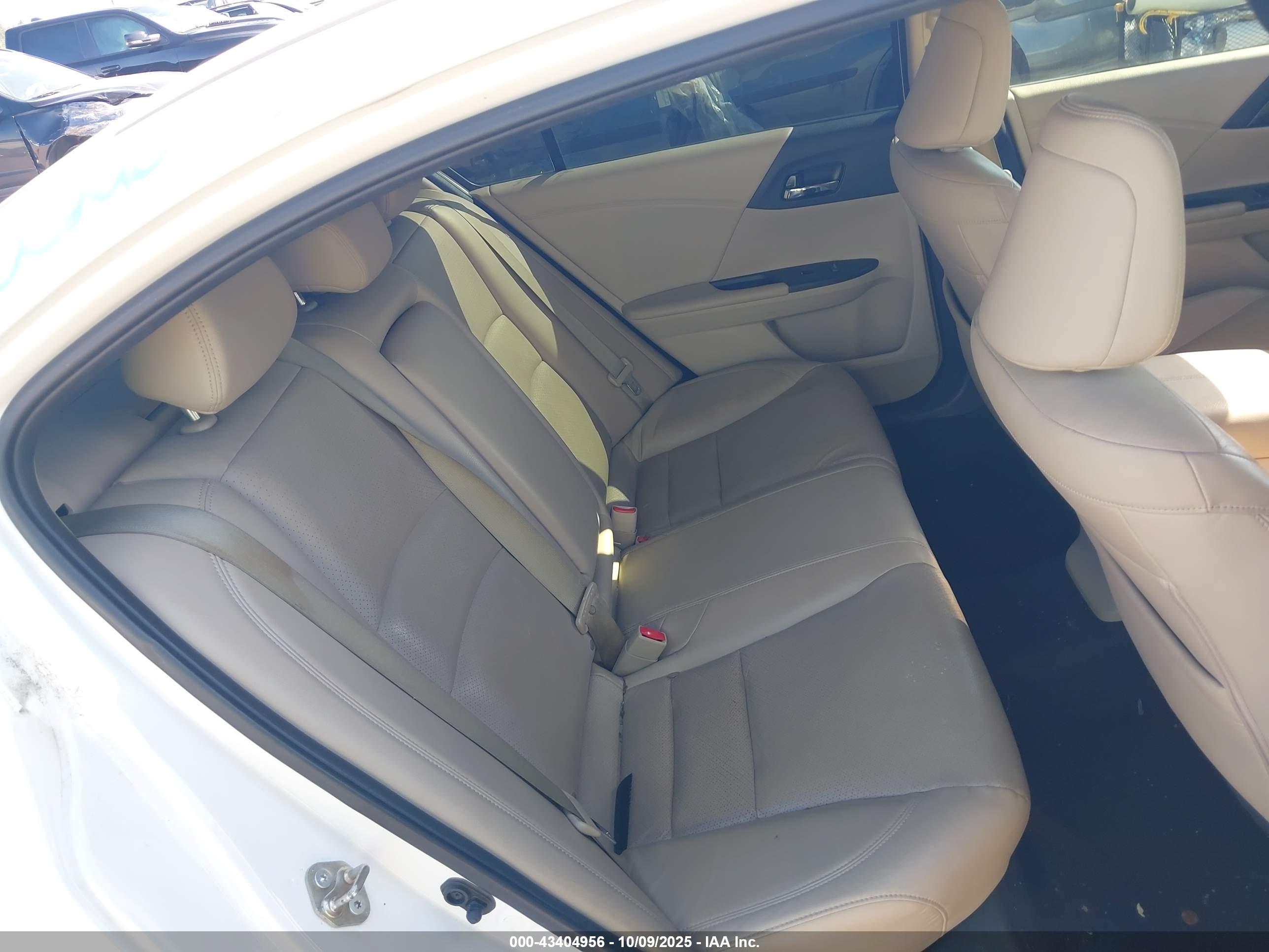 HONDA ACCORD image 8
