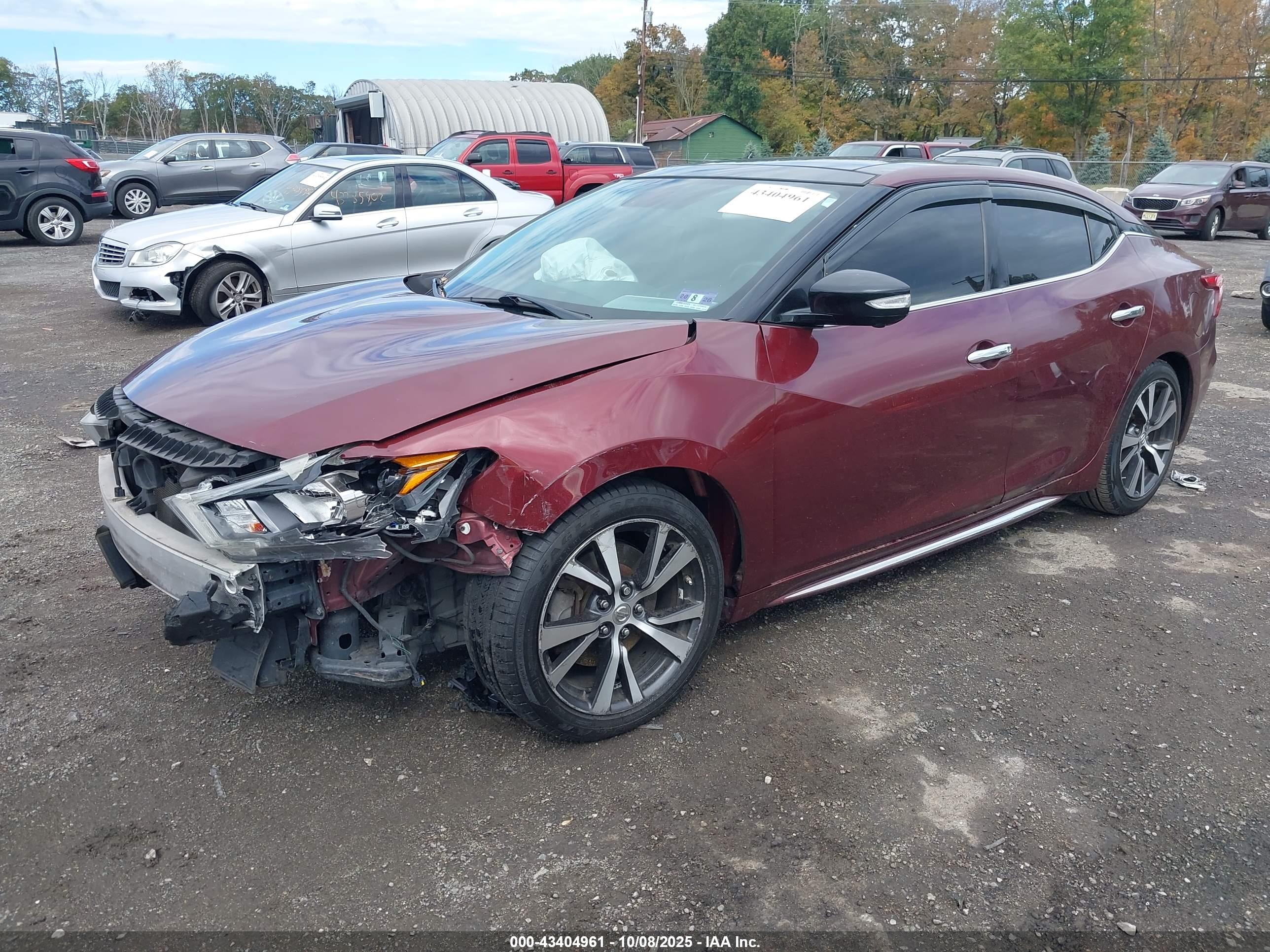NISSAN MAXIMA image 2