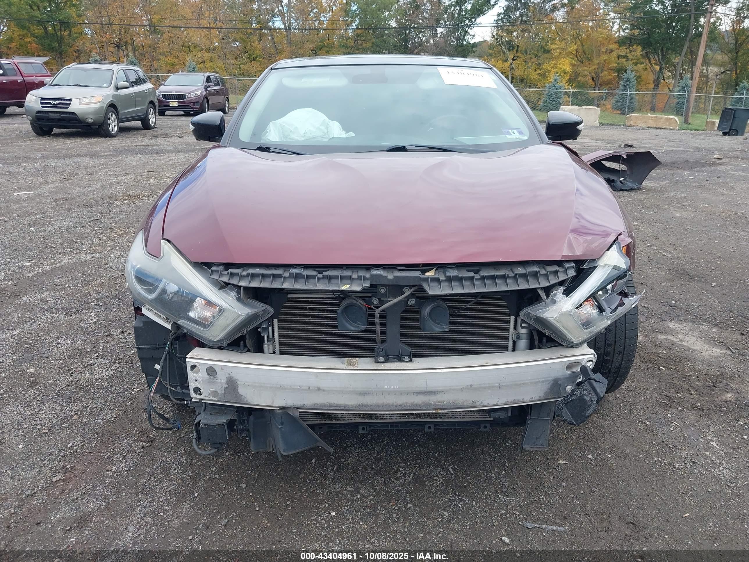 NISSAN MAXIMA image 6