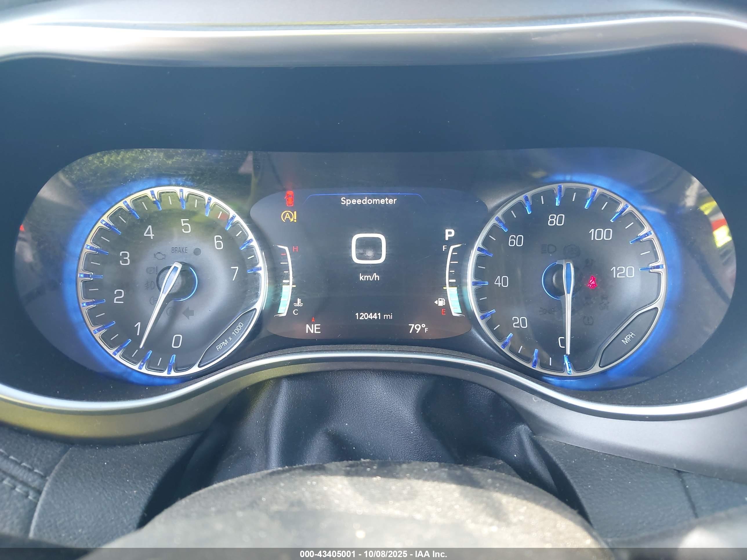 CHRYSLER PACIFICA image 7