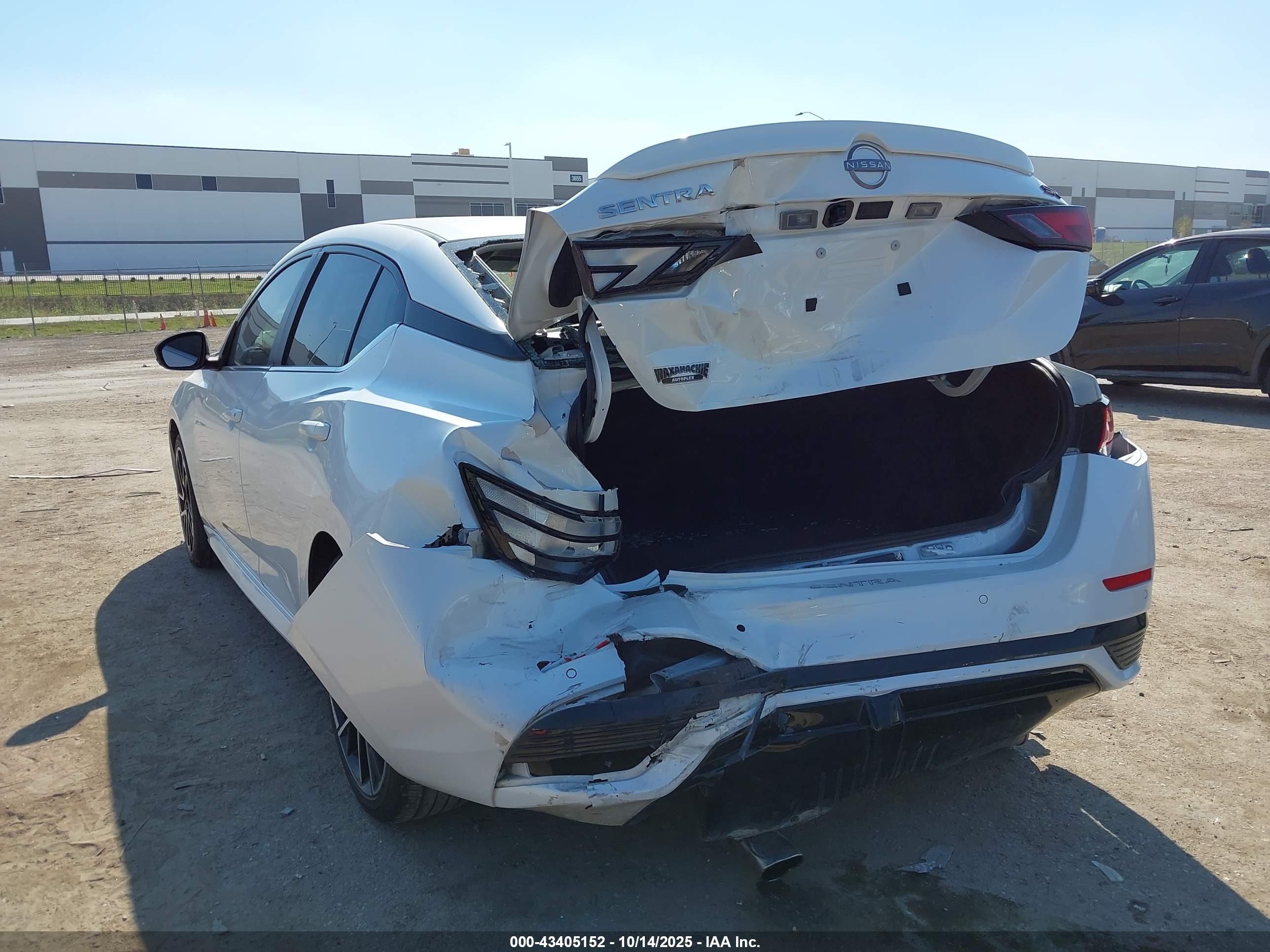 NISSAN SENTRA image 3