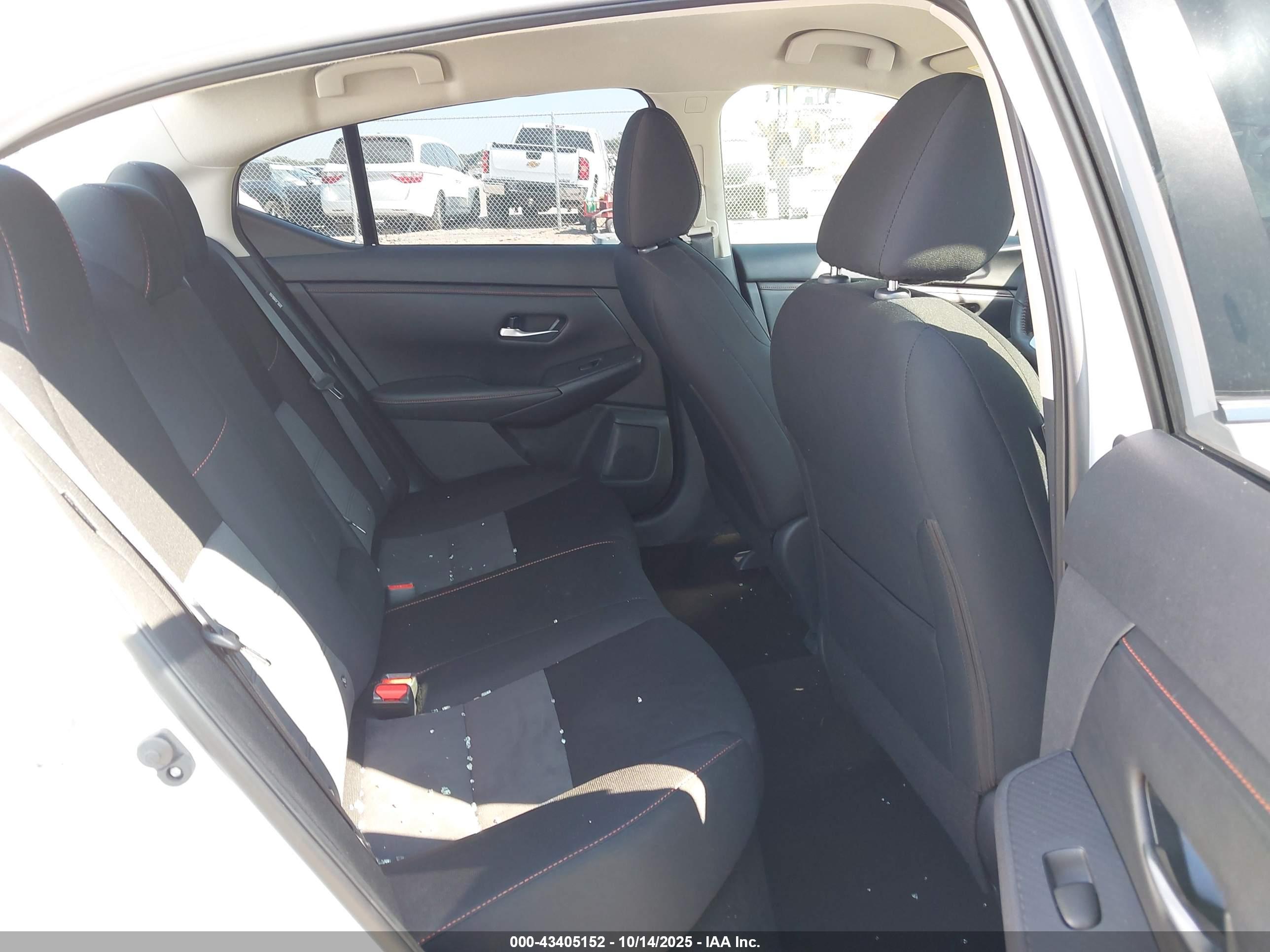 NISSAN SENTRA image 8