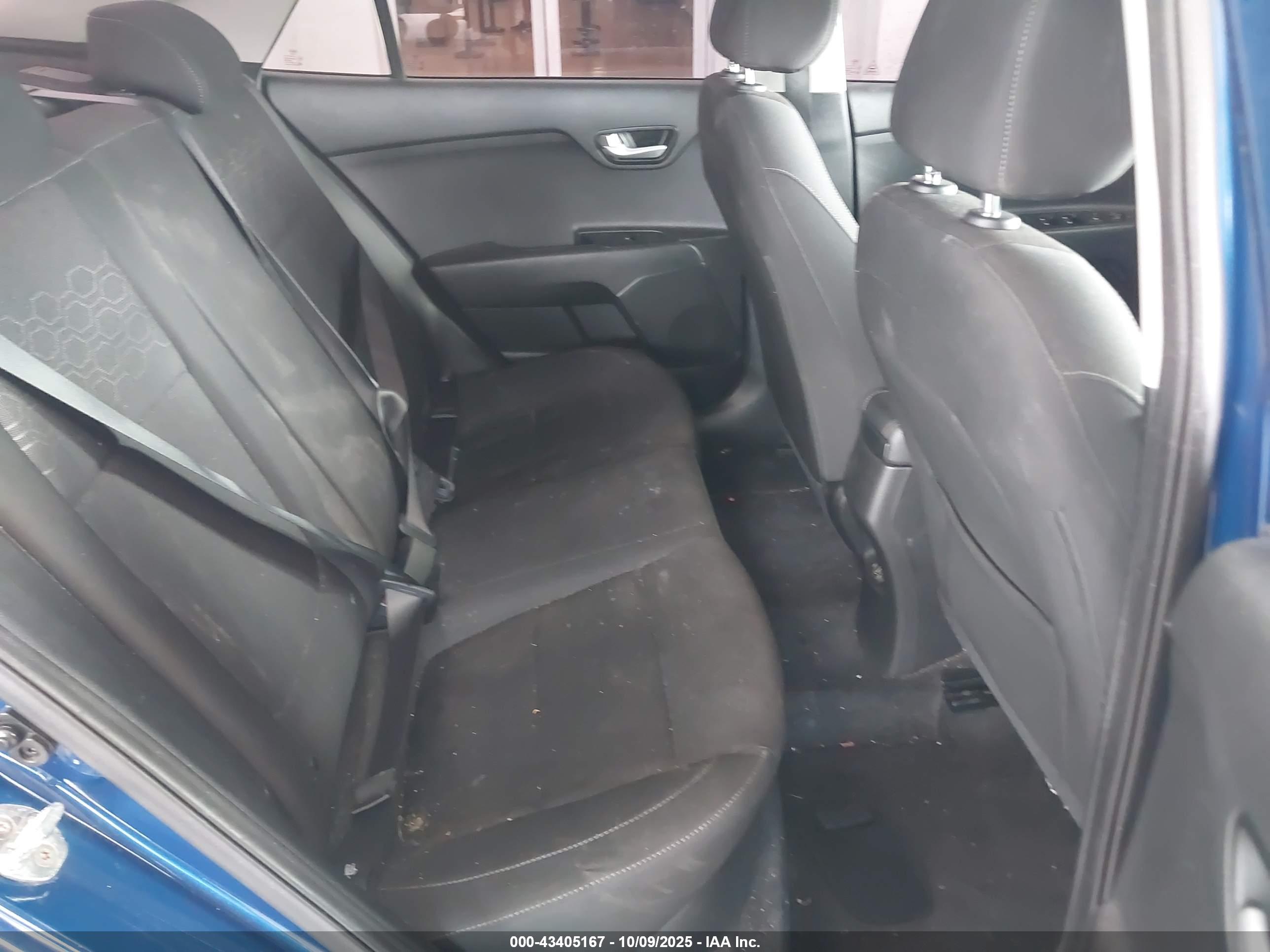 KIA RIO image 8