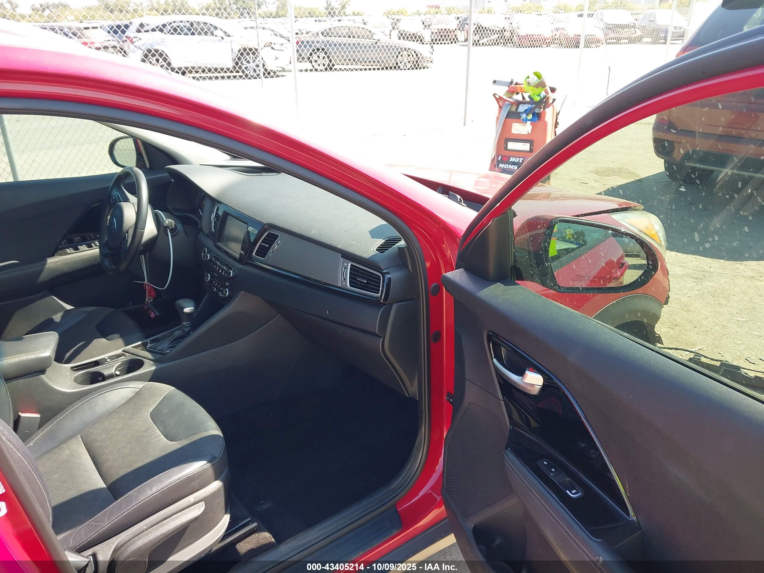 KIA NIRO image 5