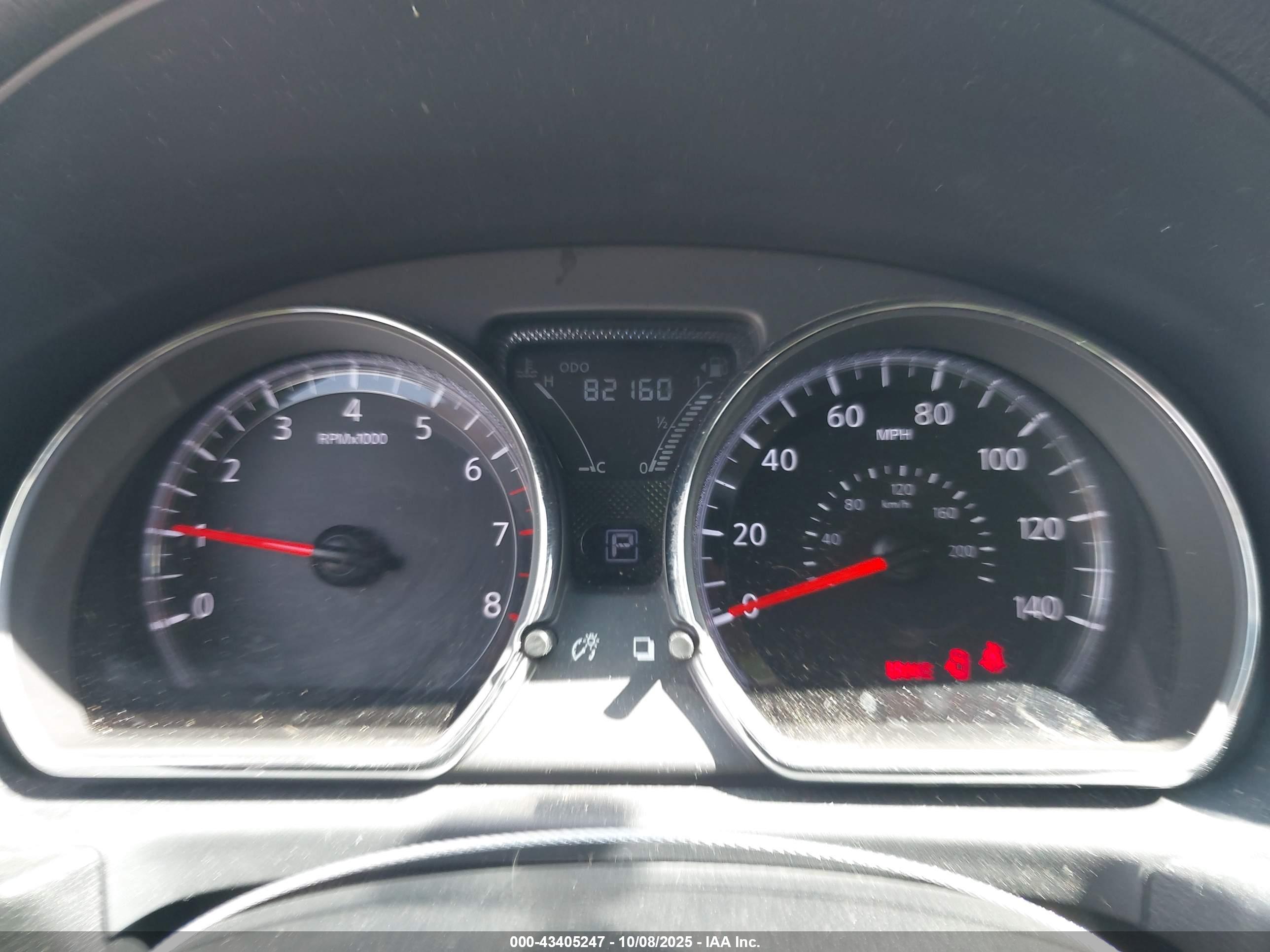 NISSAN VERSA image 7