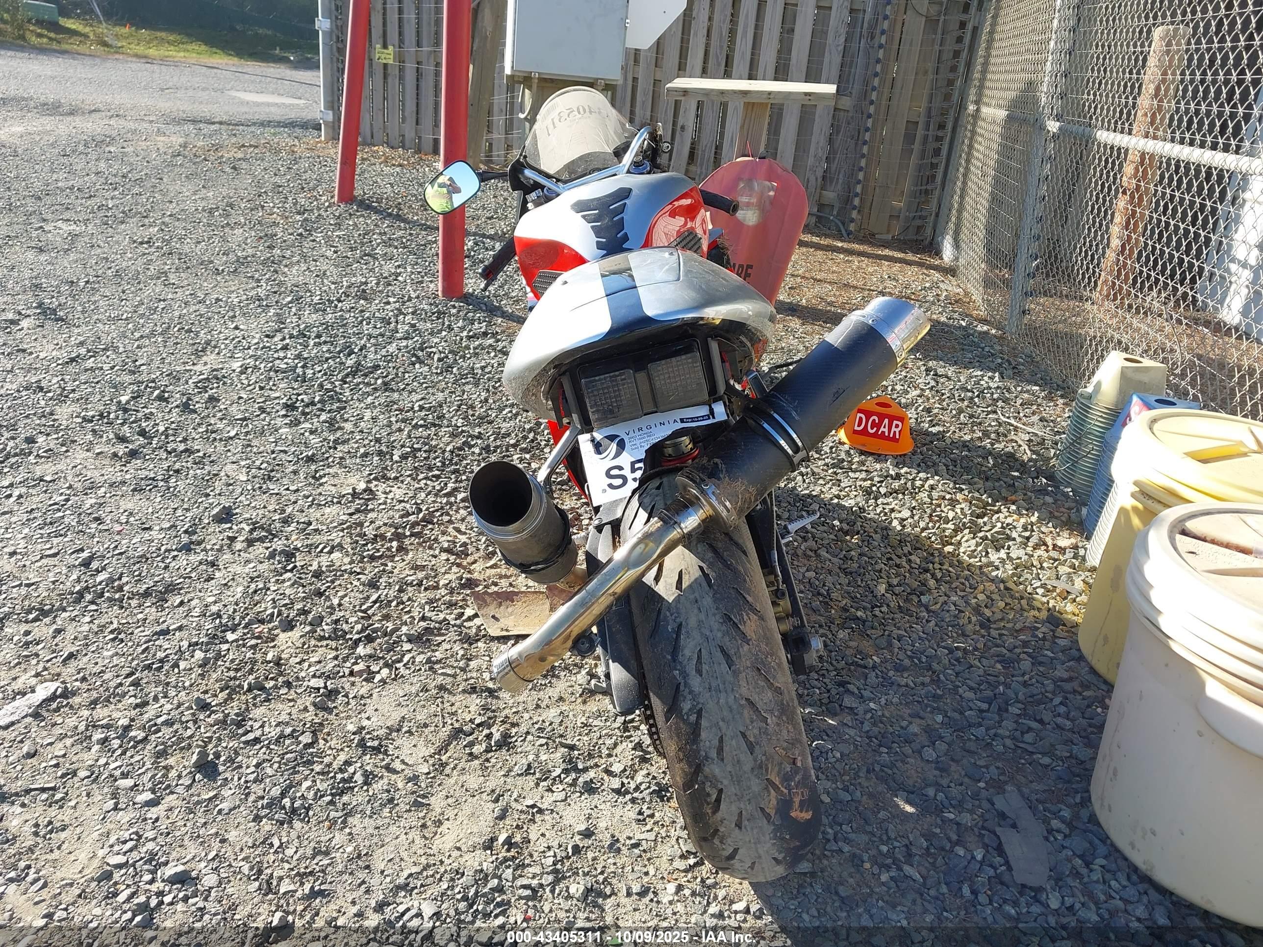 HONDA RVT1000 image 6