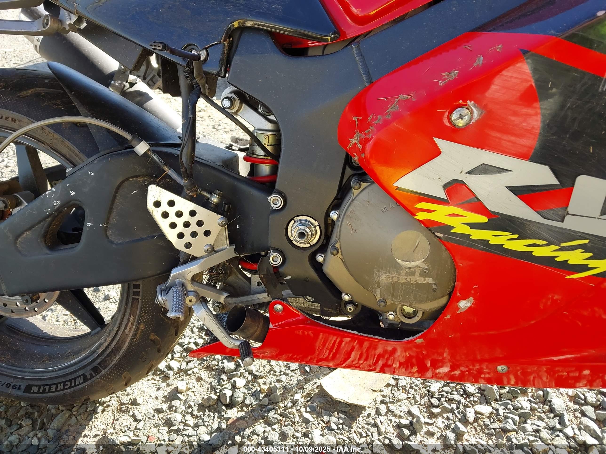 HONDA RVT1000 image 8