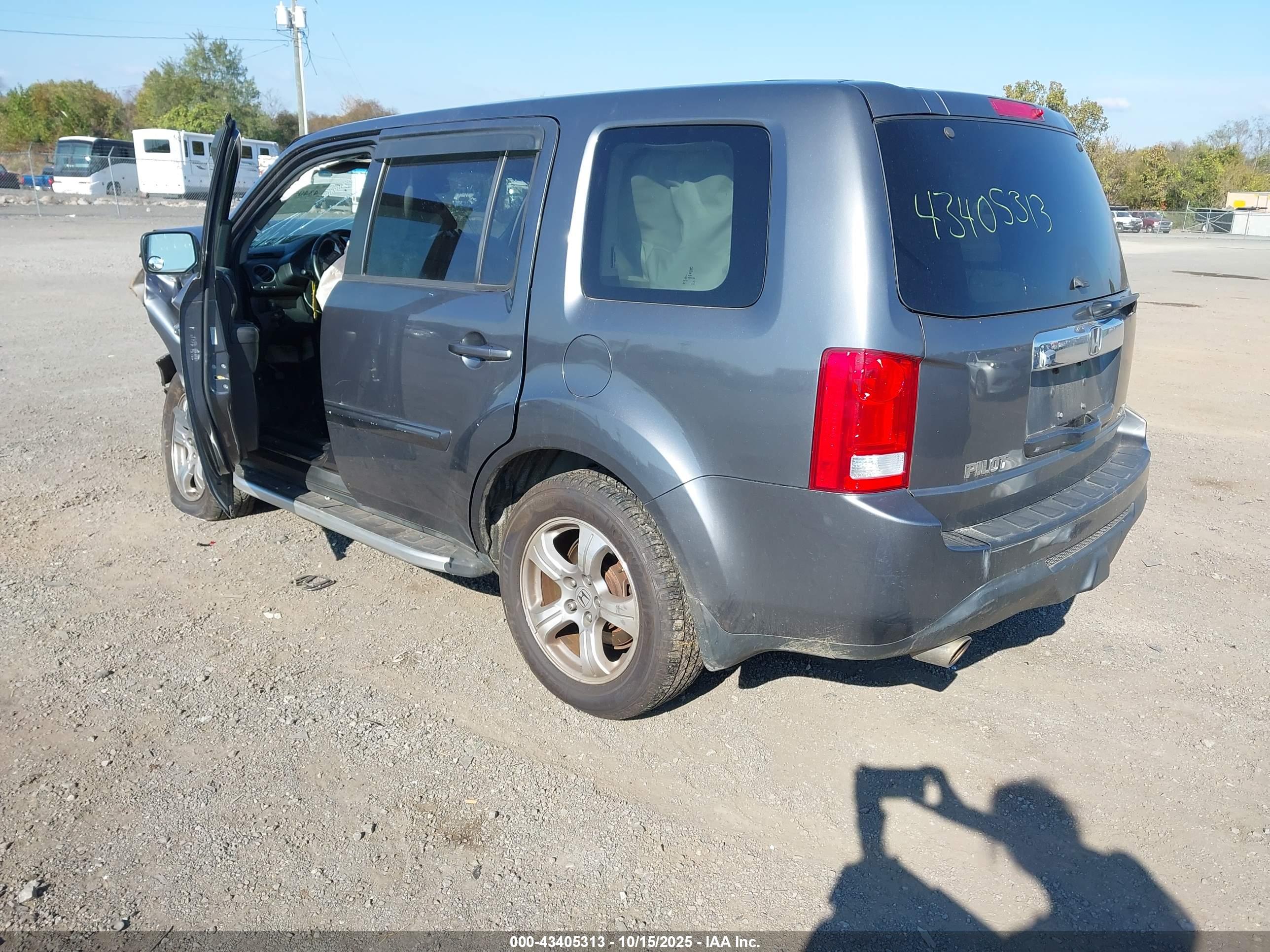 HONDA PILOT image 3