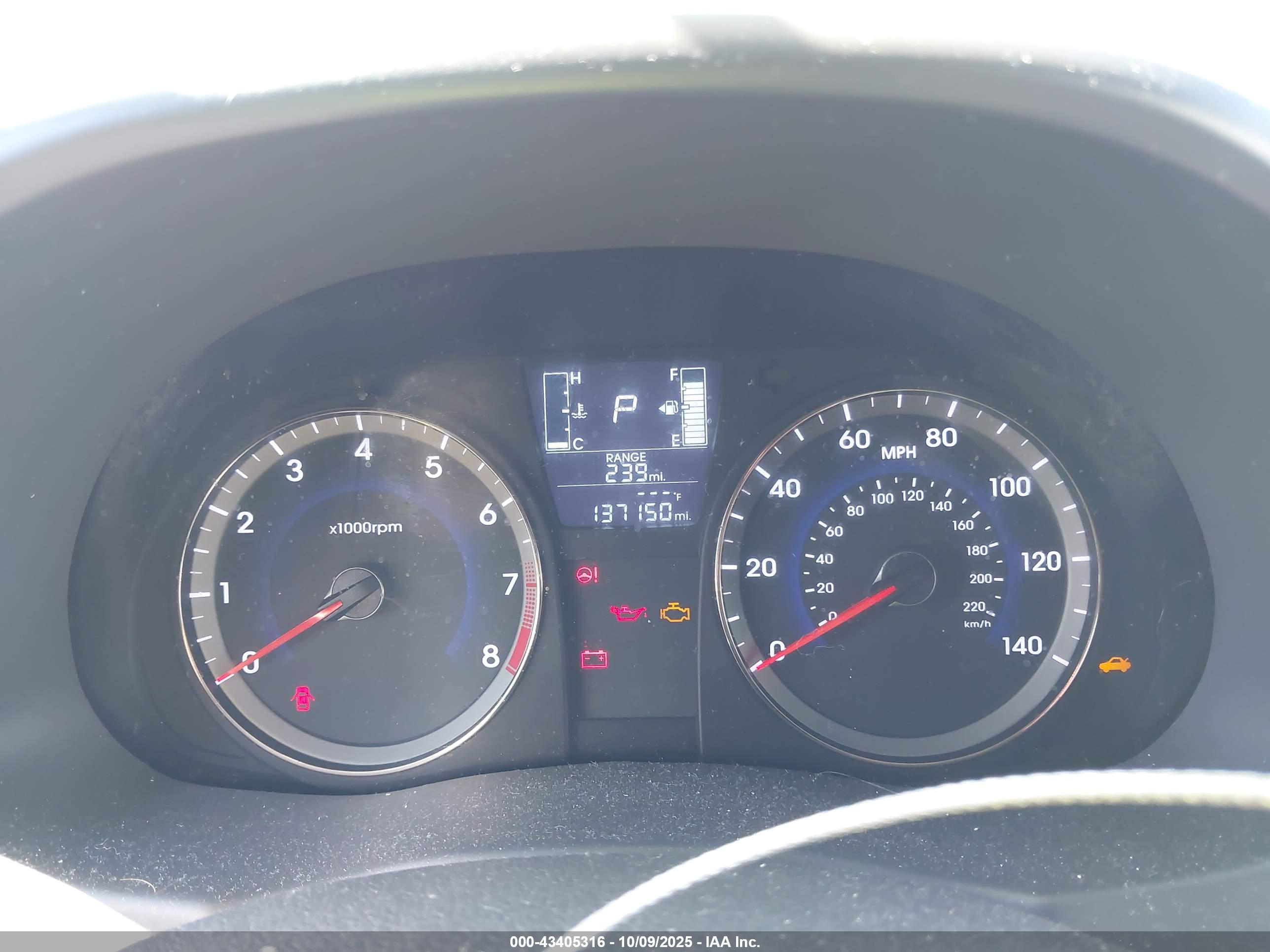 HYUNDAI ACCENT image 7