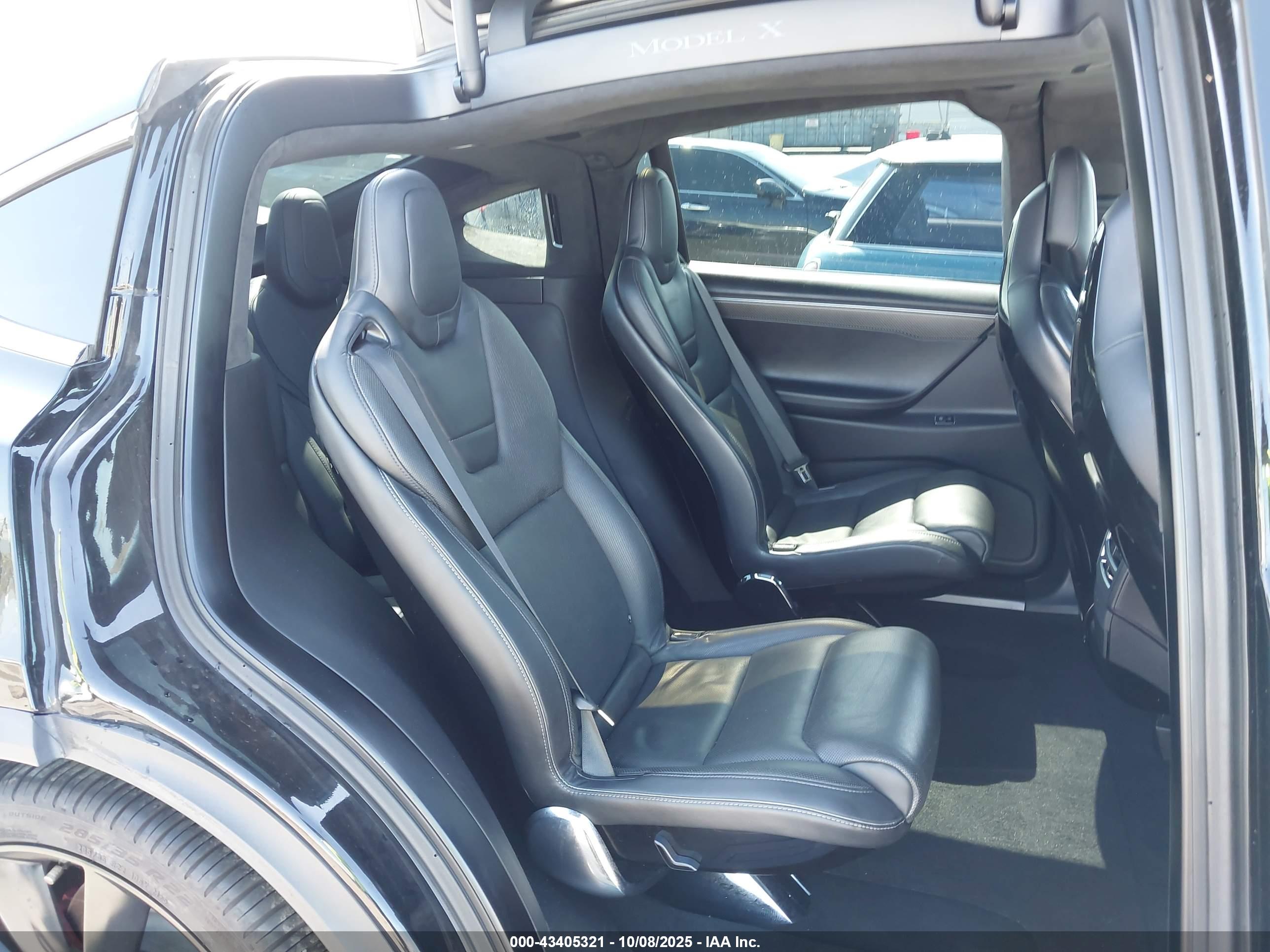 TESLA MODEL image 8
