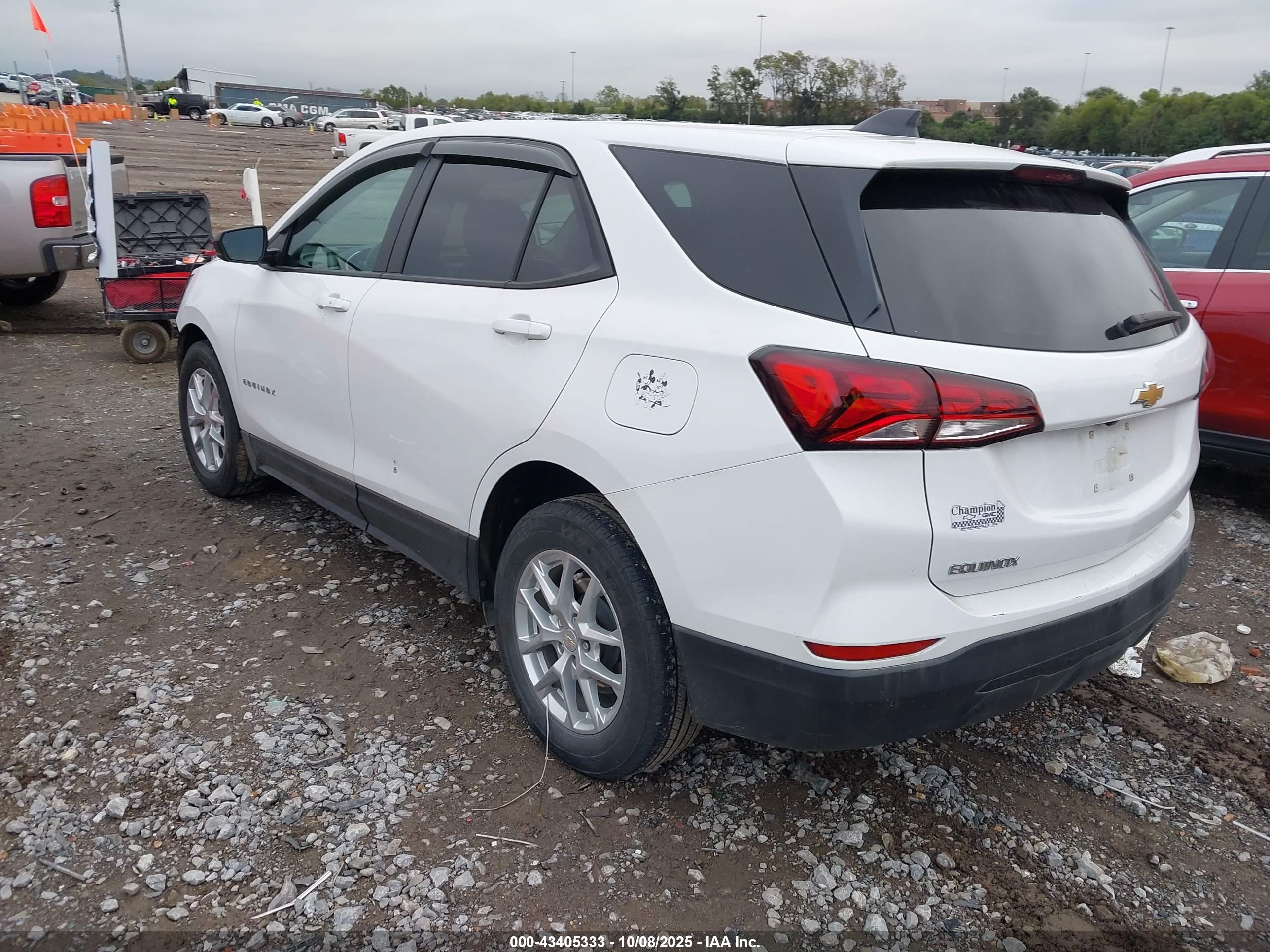 CHEVROLET EQUINOX image 3