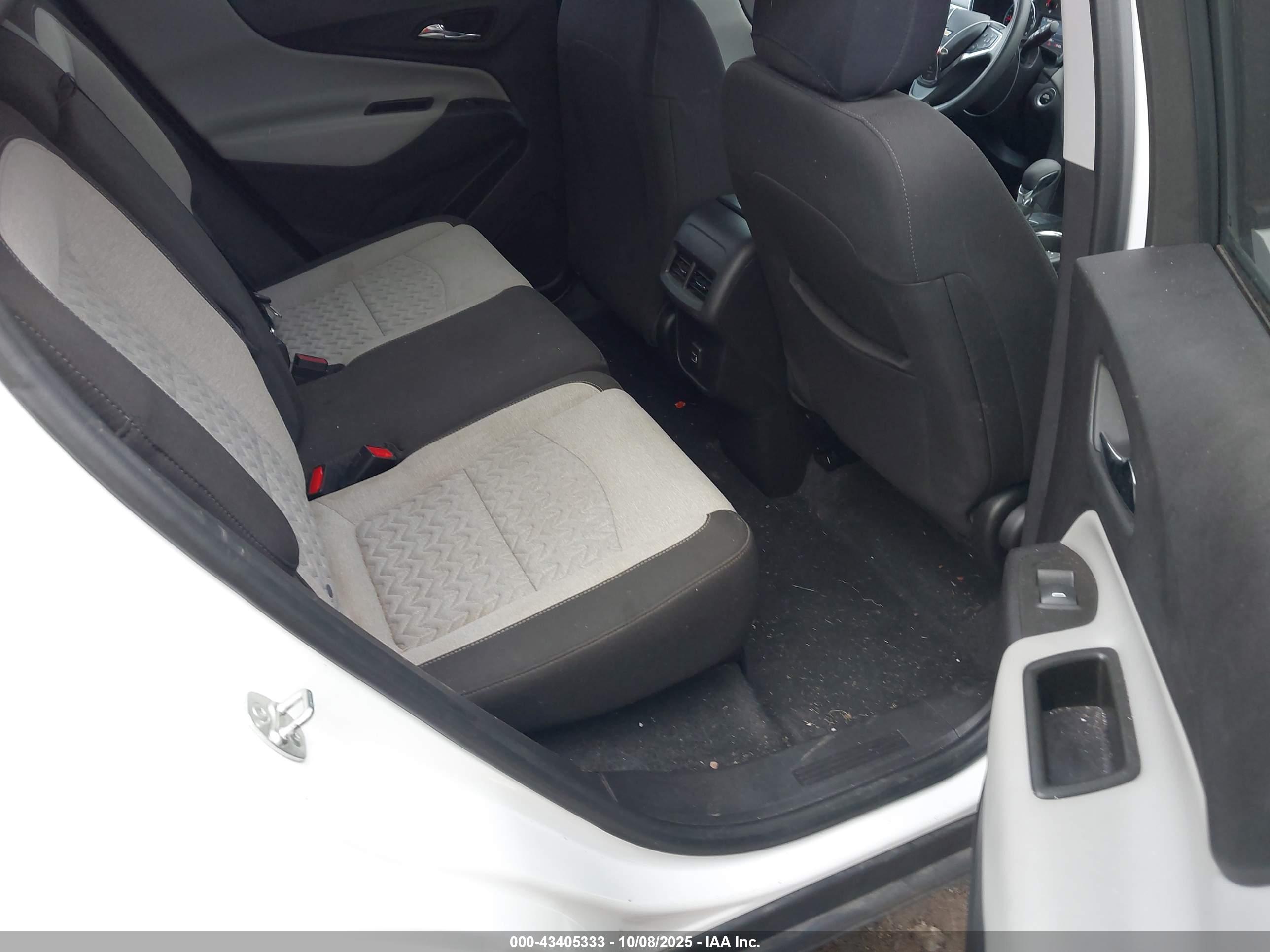 CHEVROLET EQUINOX image 8