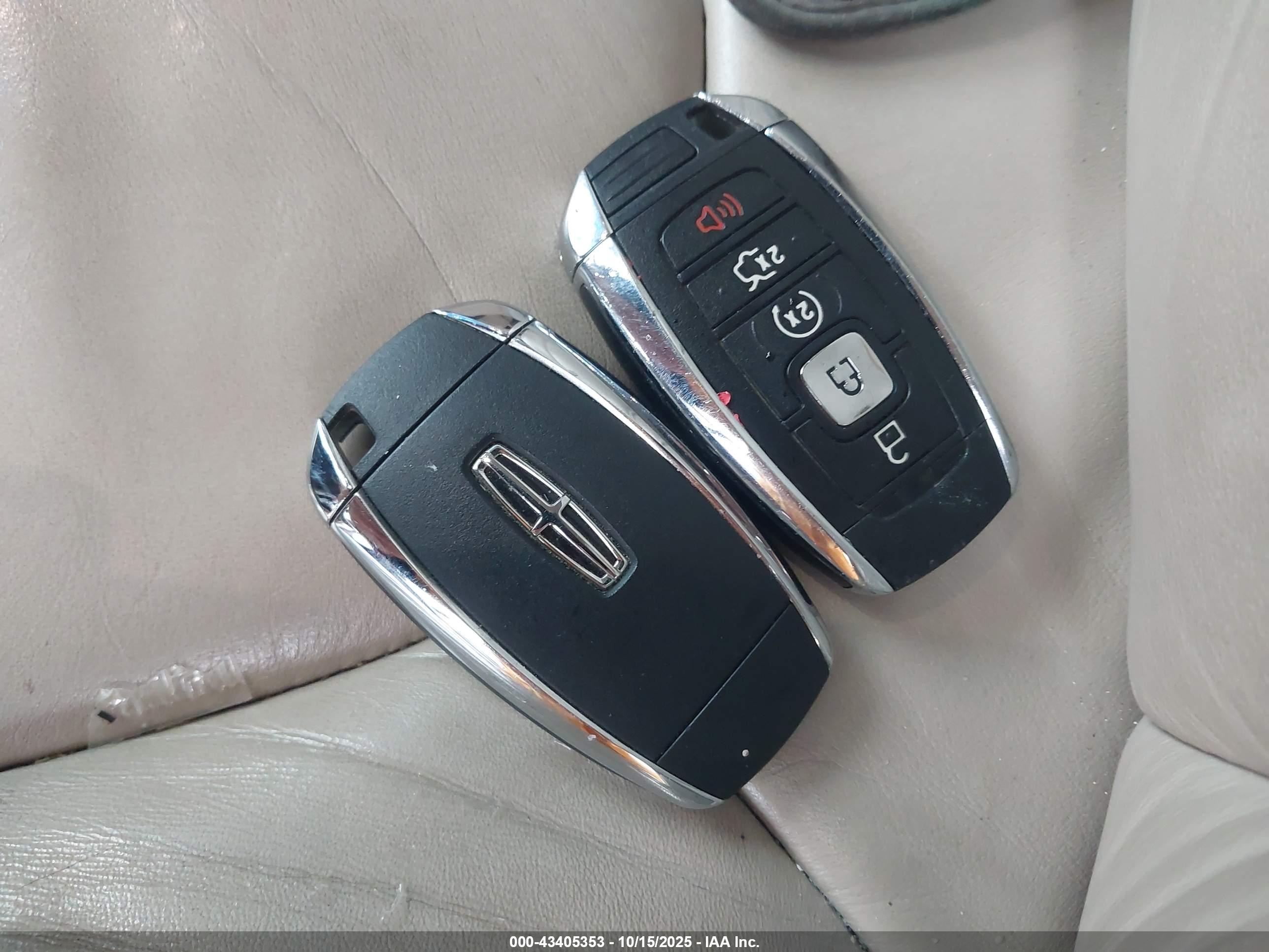 LINCOLN MKZ image 11