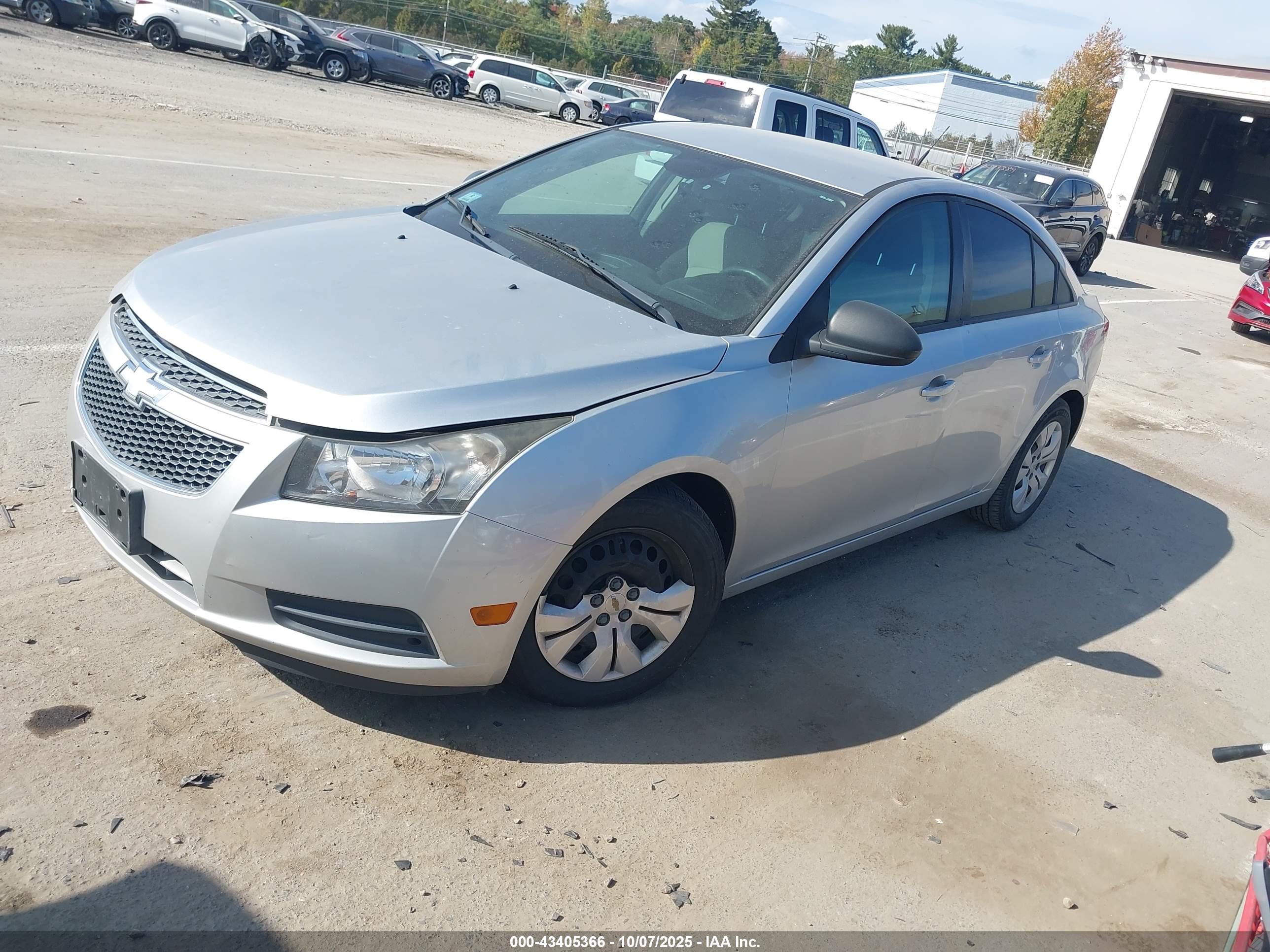 CHEVROLET CRUZE image 2