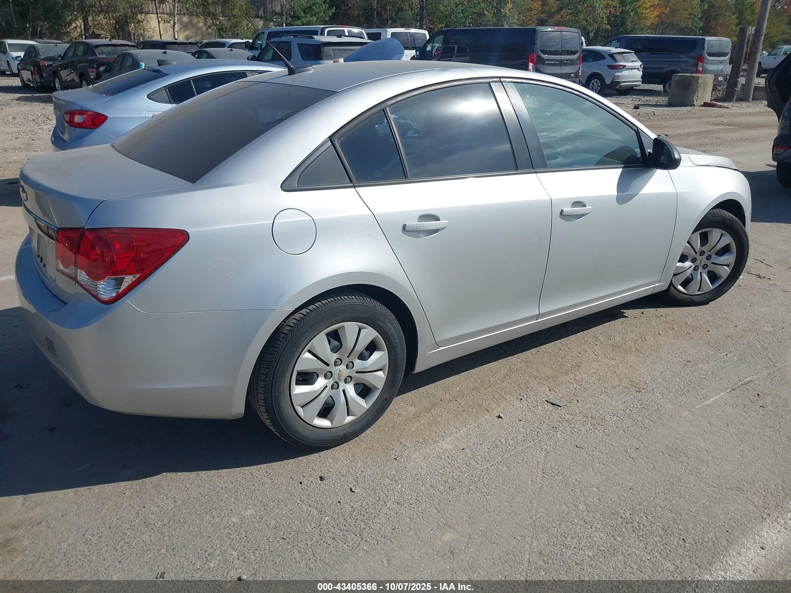 CHEVROLET CRUZE image 4