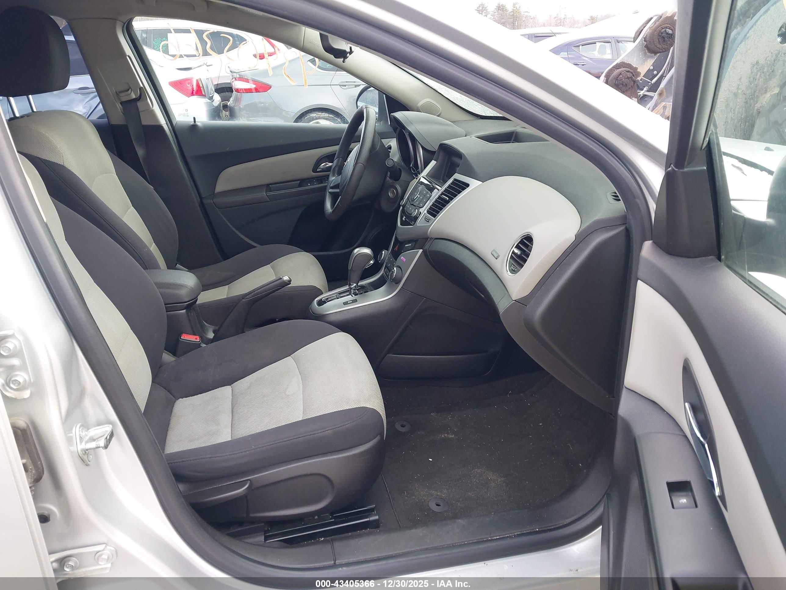 CHEVROLET CRUZE image 5