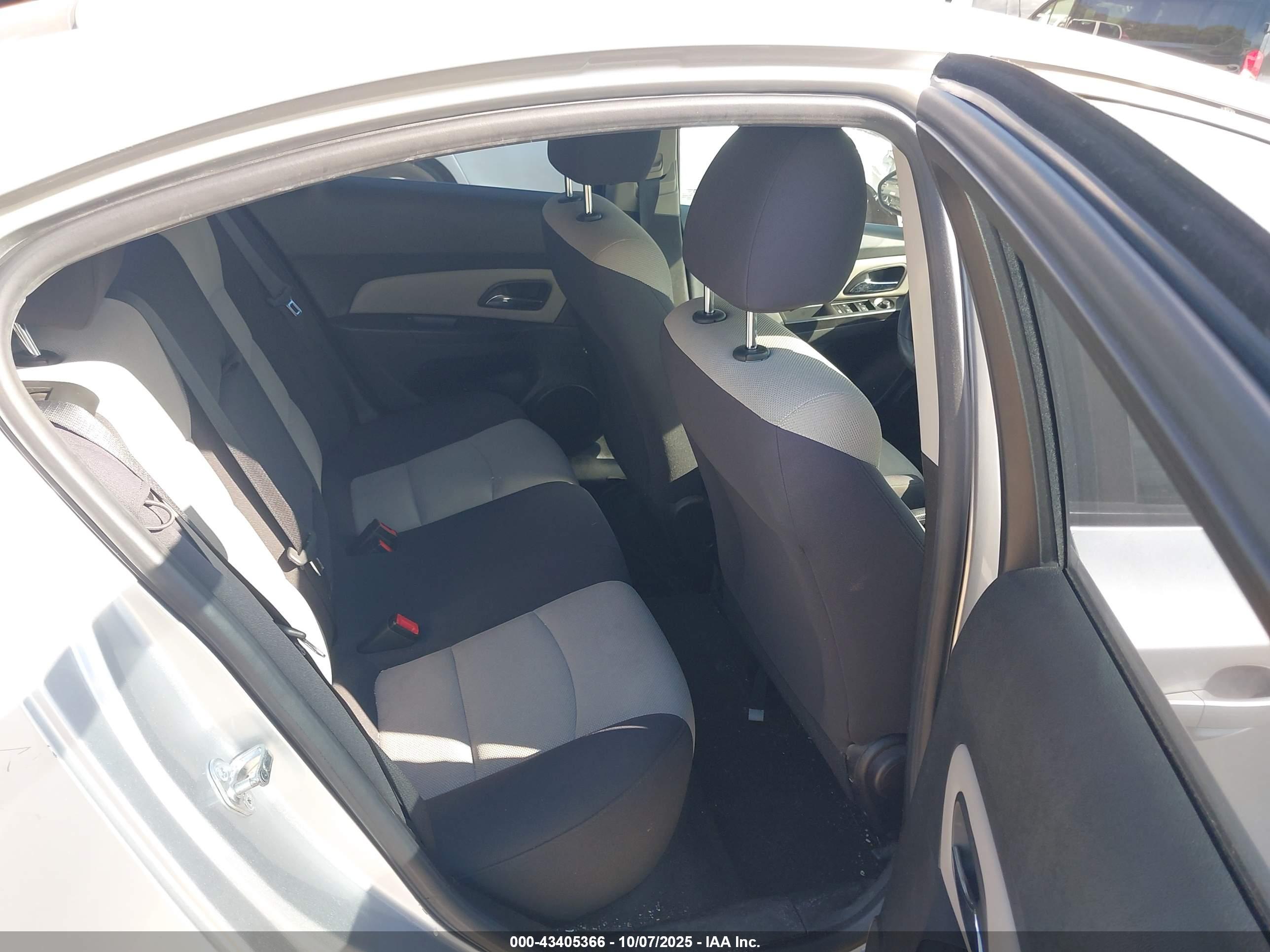 CHEVROLET CRUZE image 8