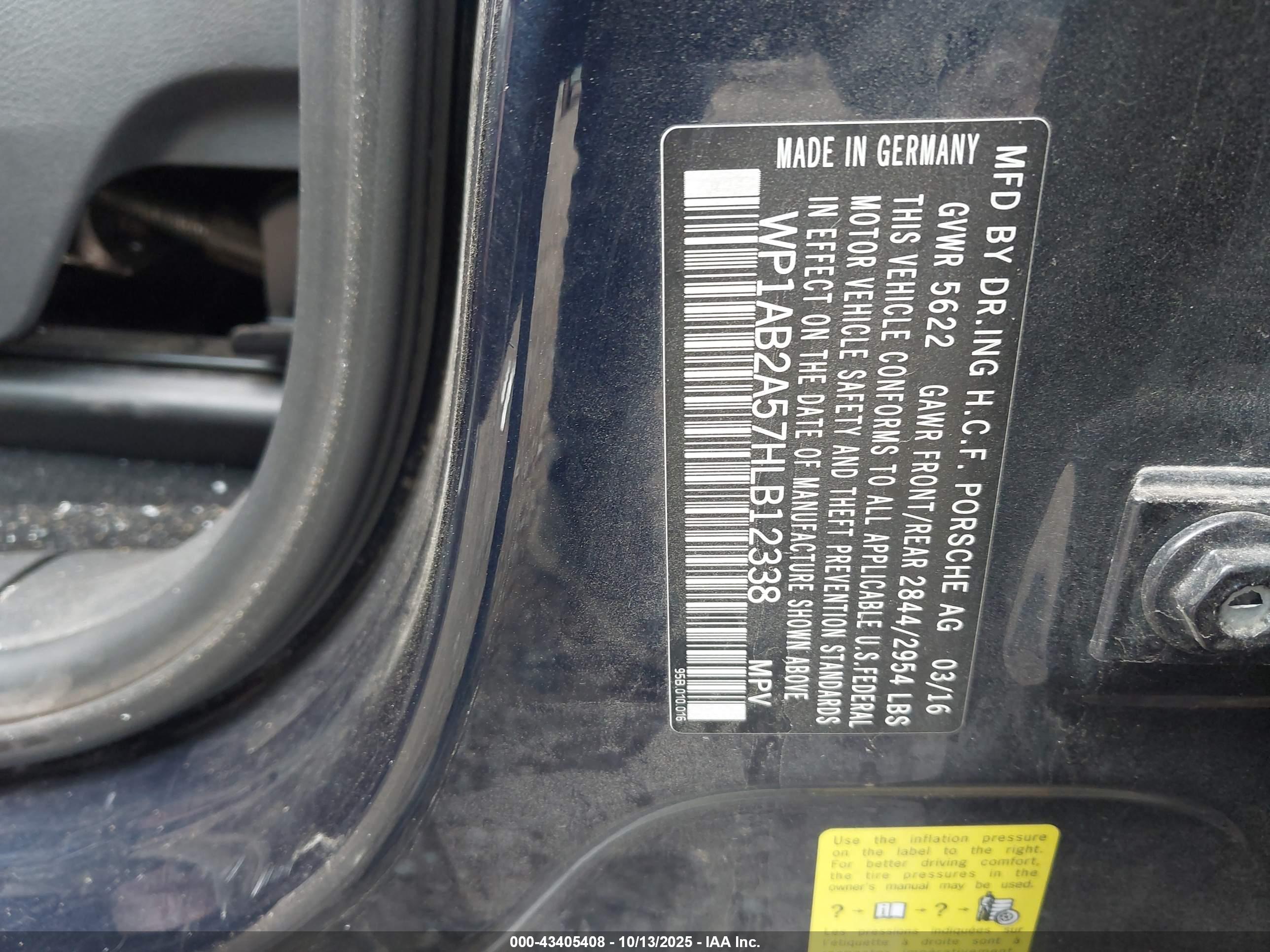 PORSCHE MACAN image 9