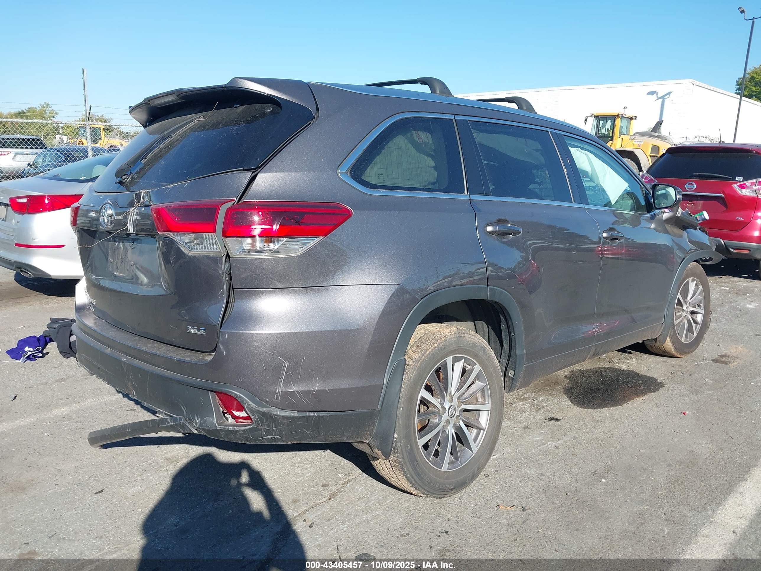 TOYOTA HIGHLANDER image 4