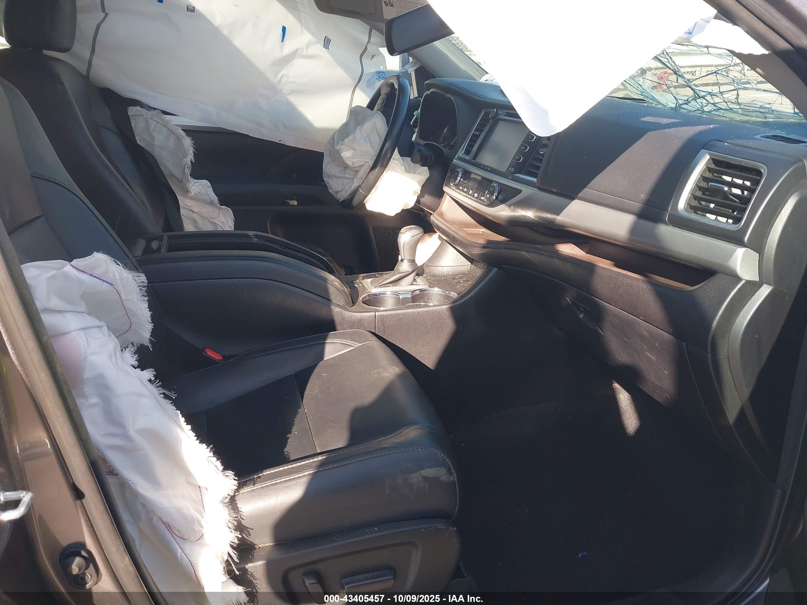 TOYOTA HIGHLANDER image 5