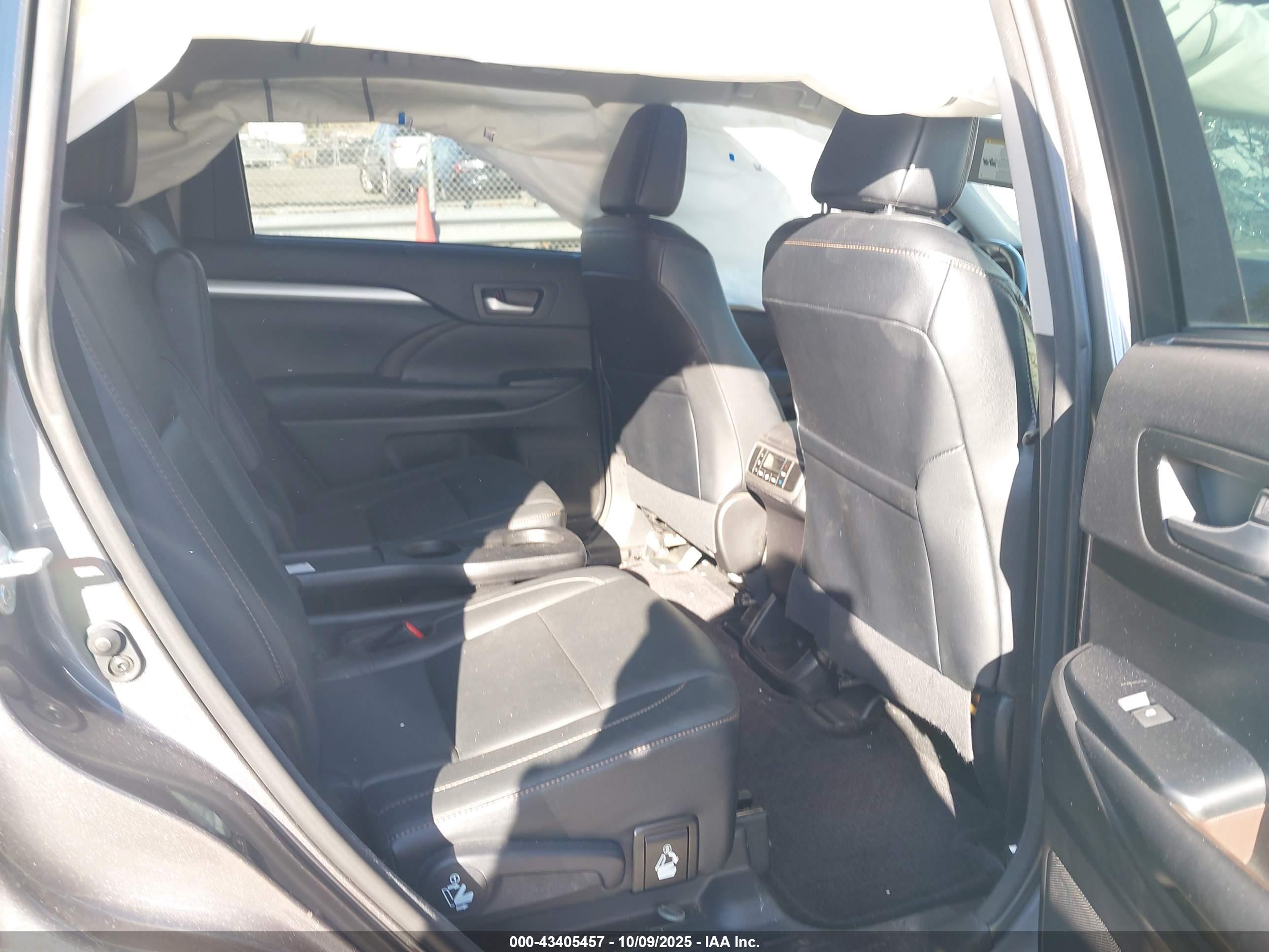 TOYOTA HIGHLANDER image 8
