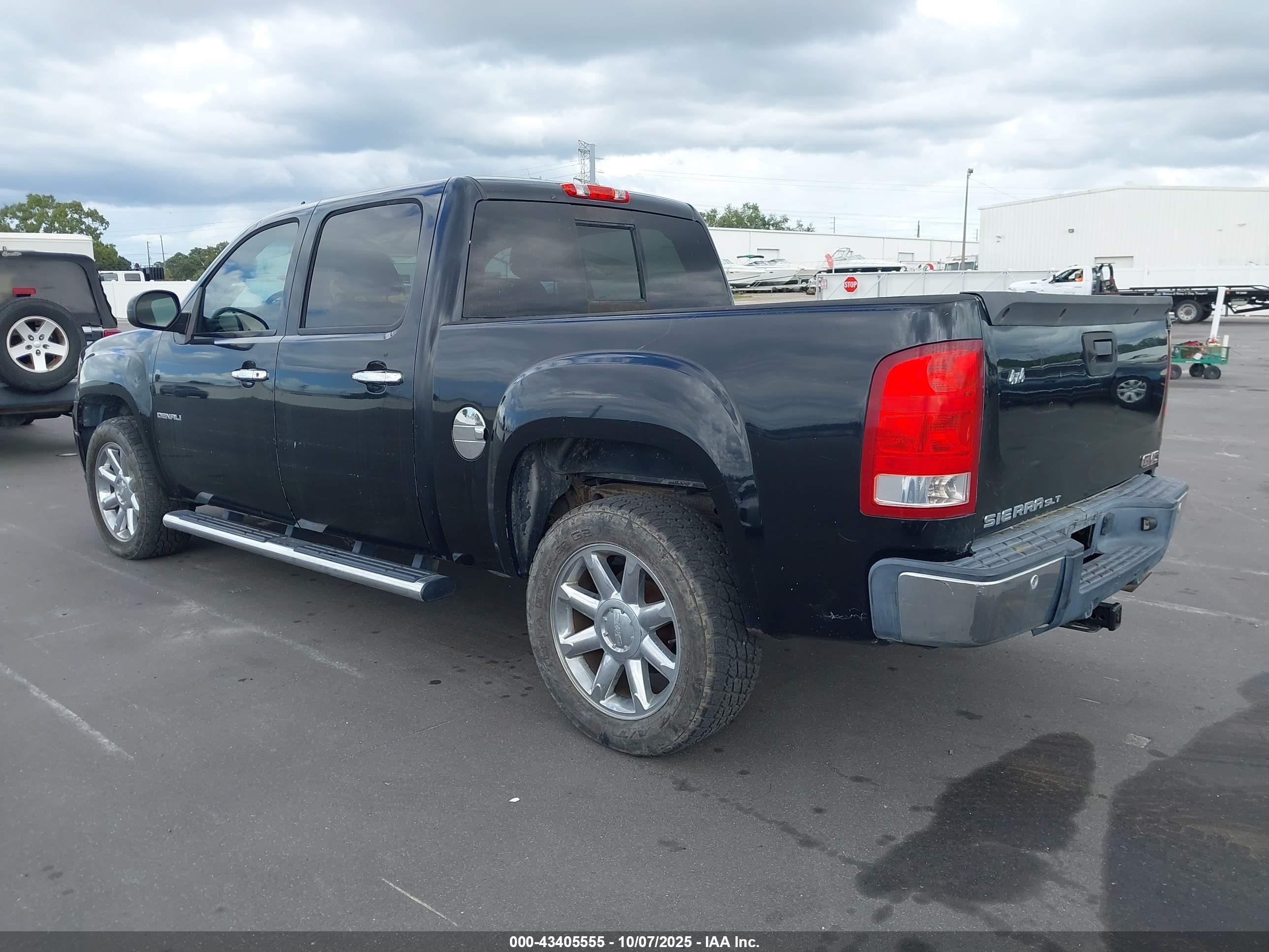 GMC SIERRA image 3