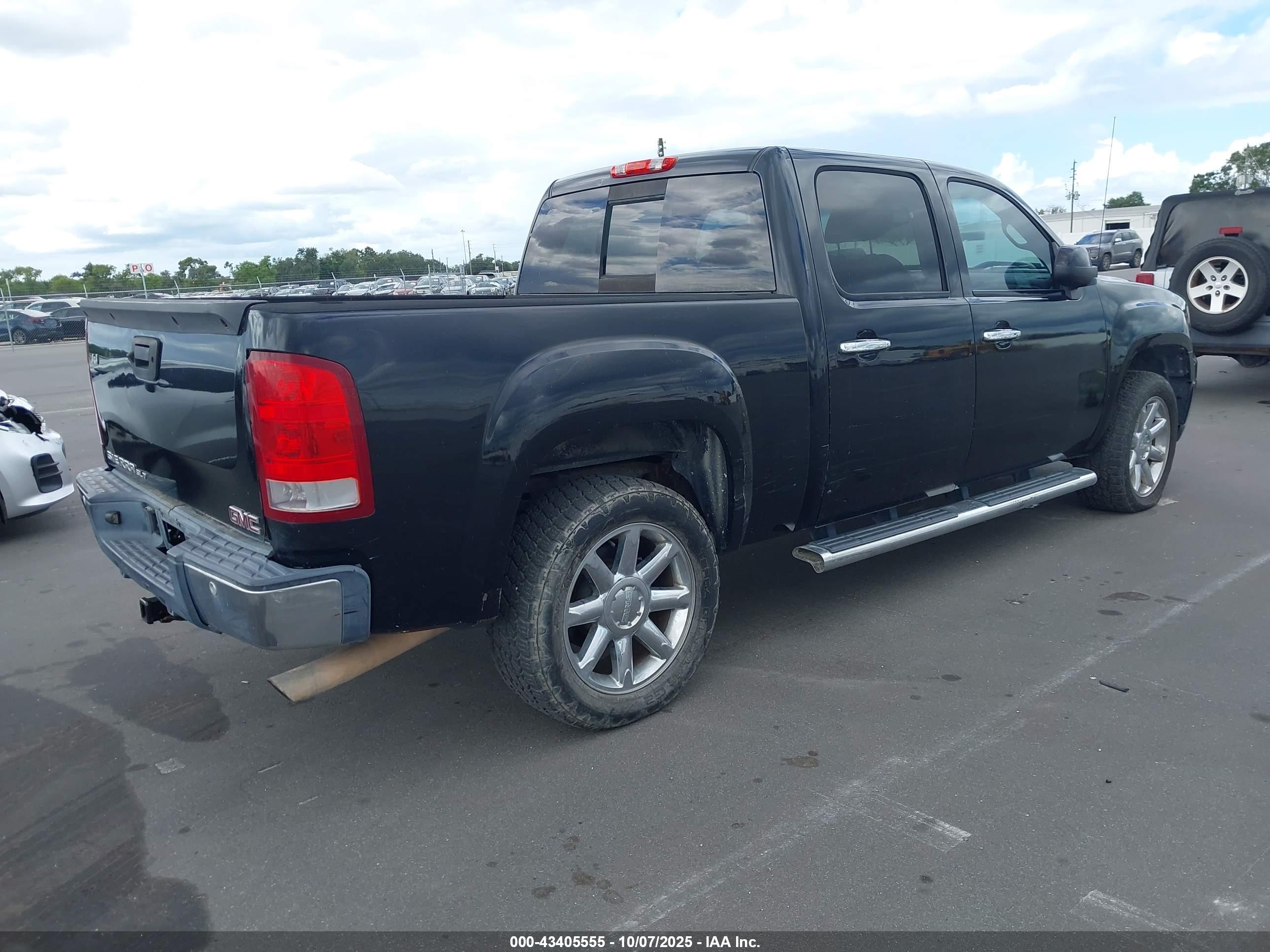 GMC SIERRA image 4