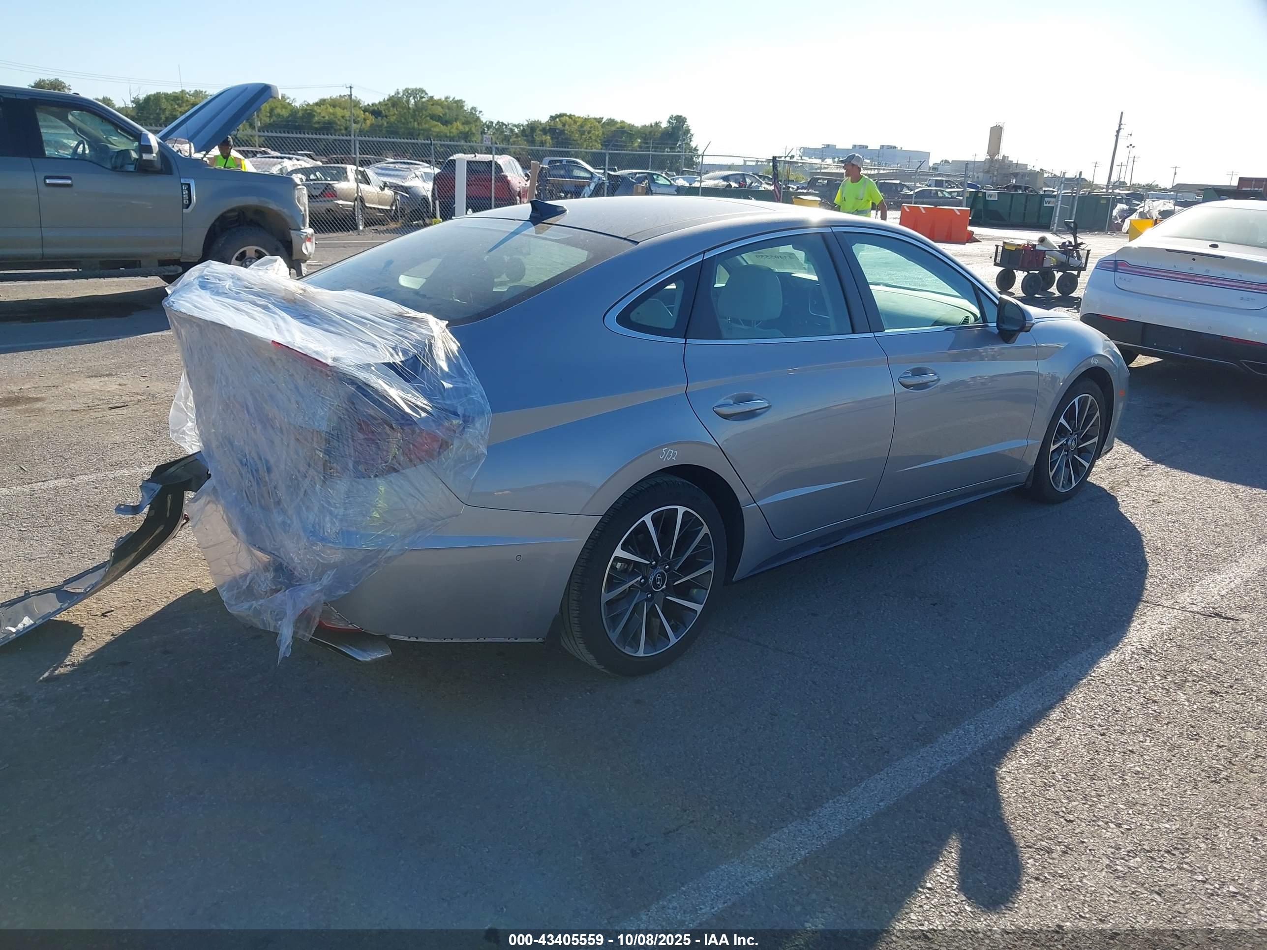 HYUNDAI SONATA image 4