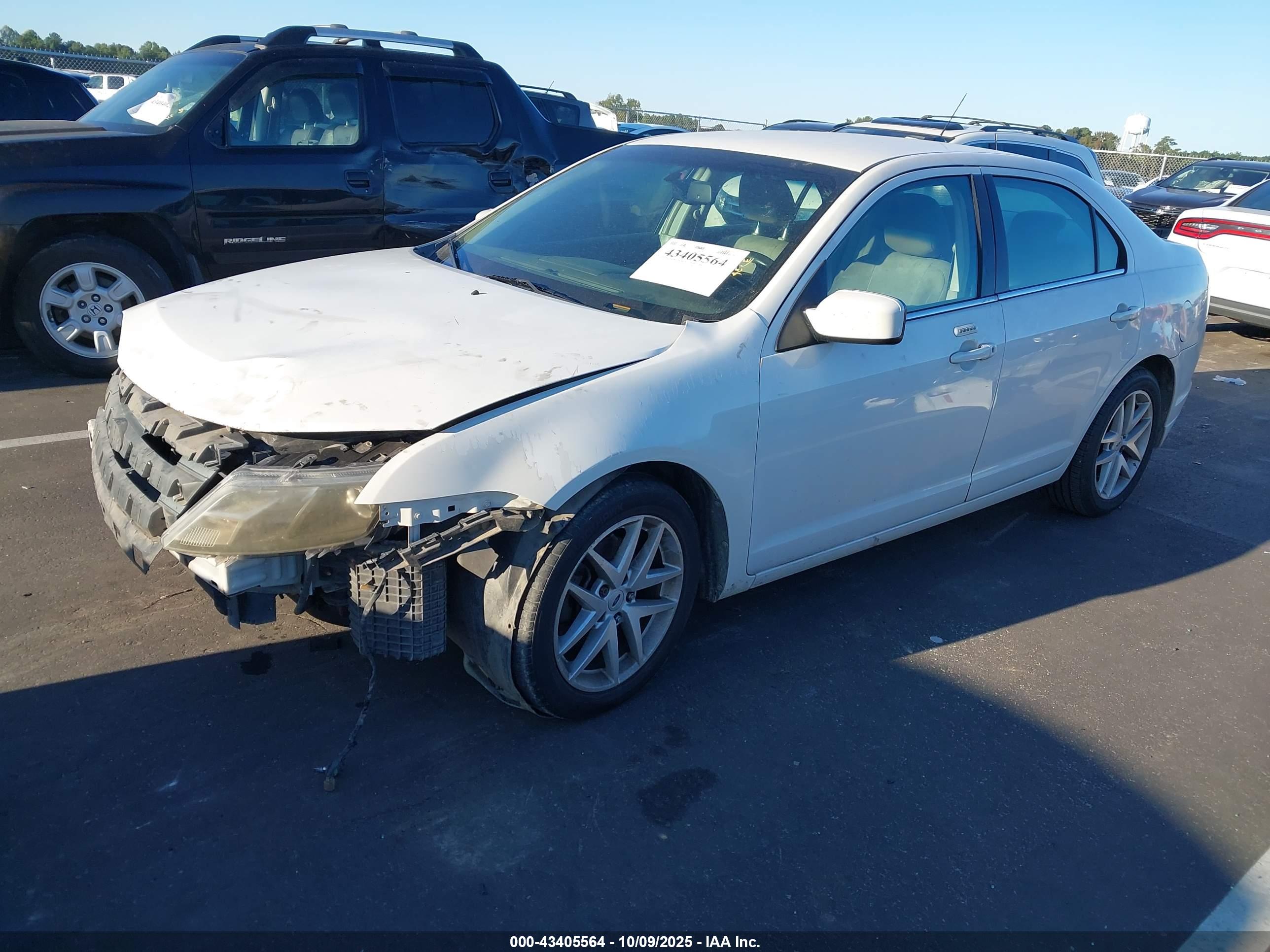 FORD FUSION image 2