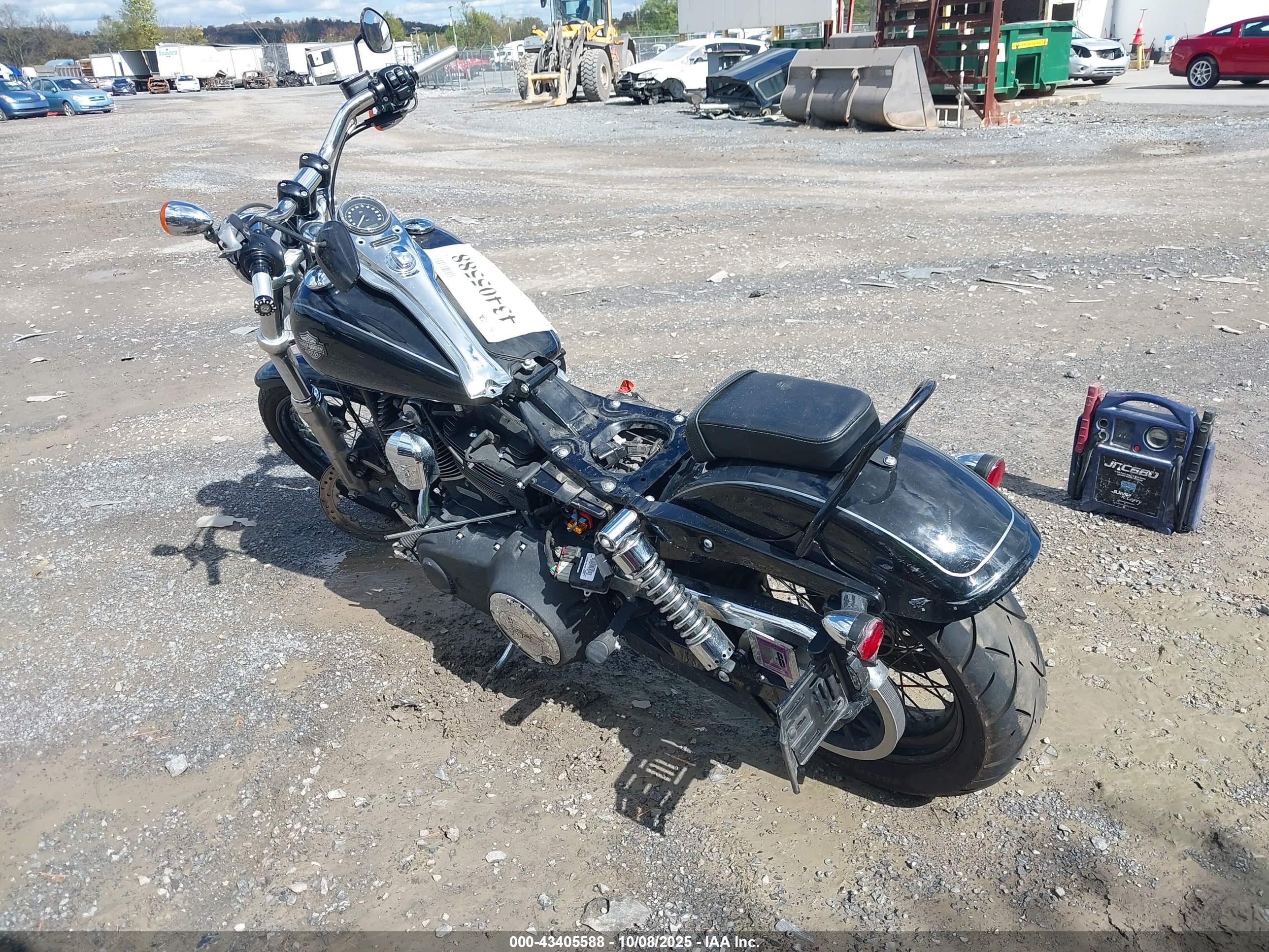 HARLEY-DAVIDSON FXDWG image 3