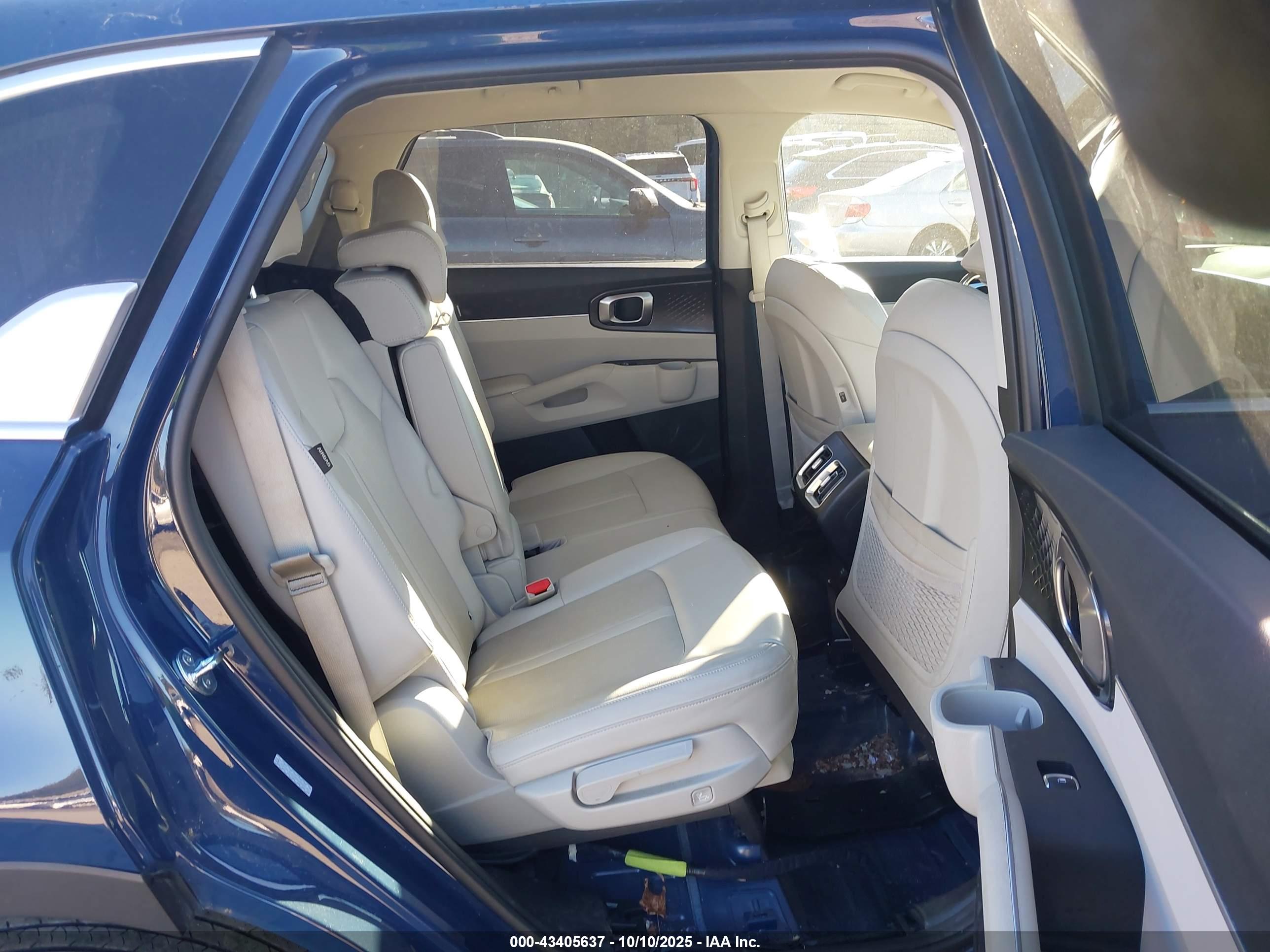 KIA SORENTO image 8