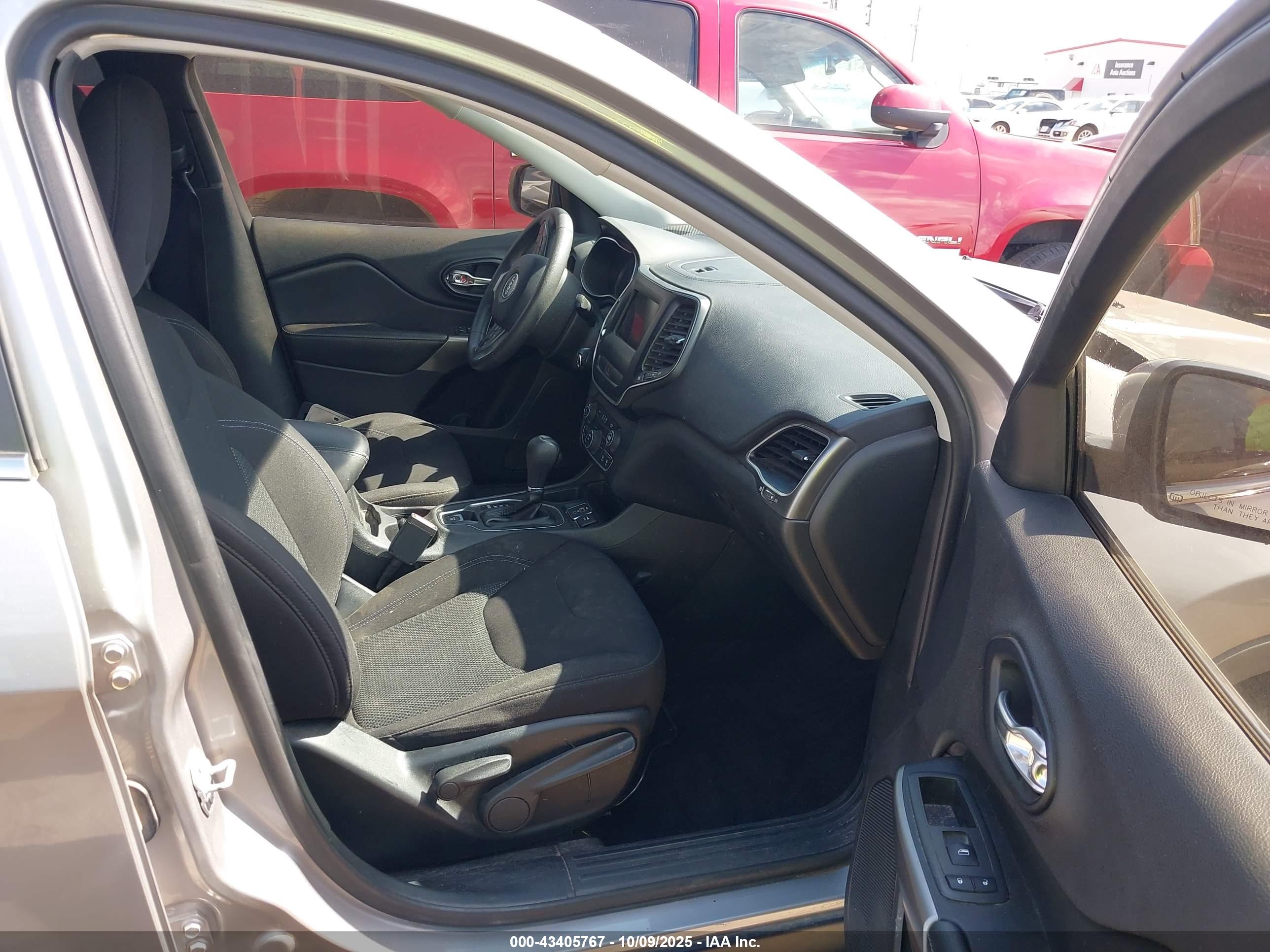 JEEP CHEROKEE image 5