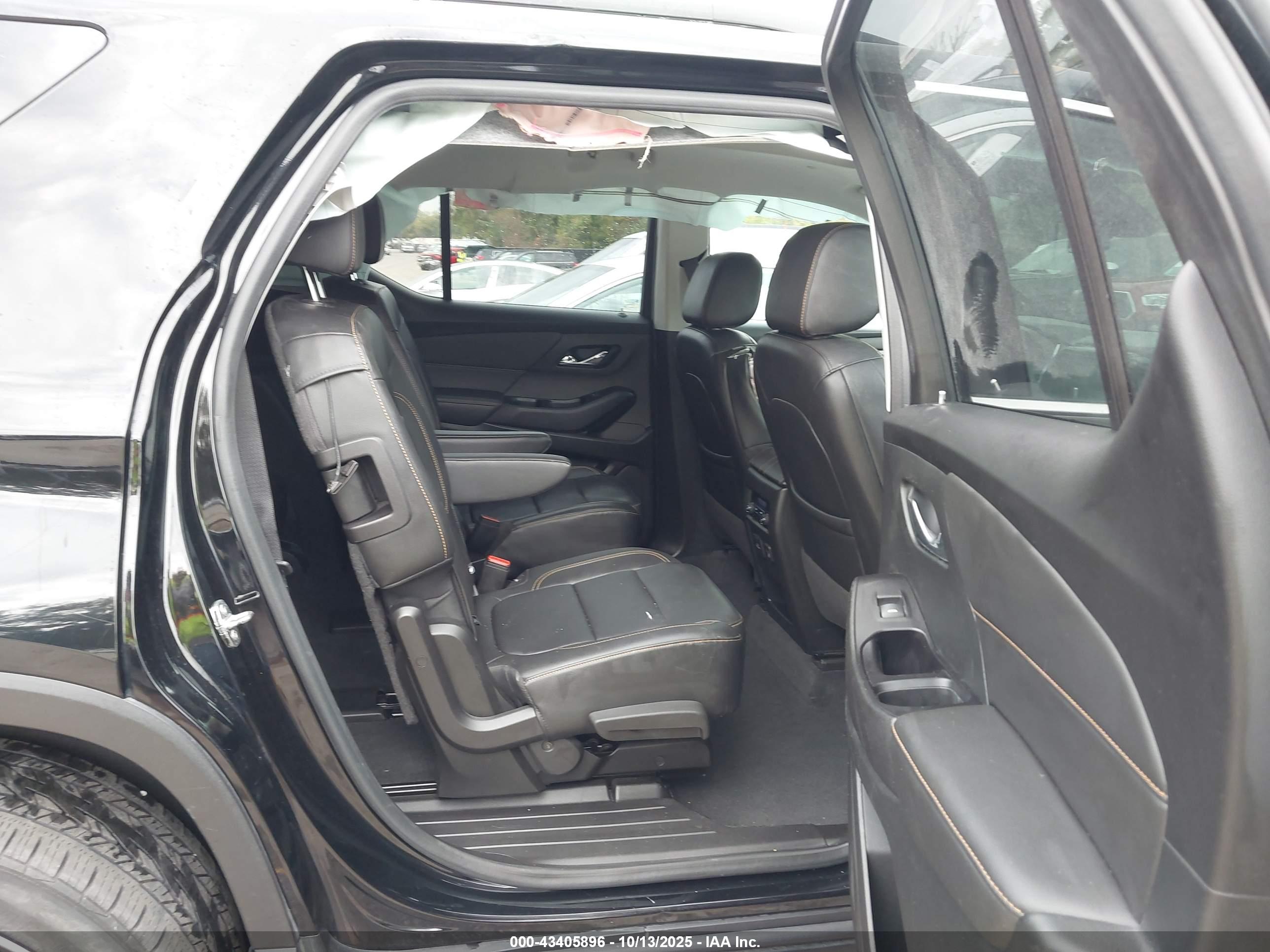 CHEVROLET TRAVERSE image 8