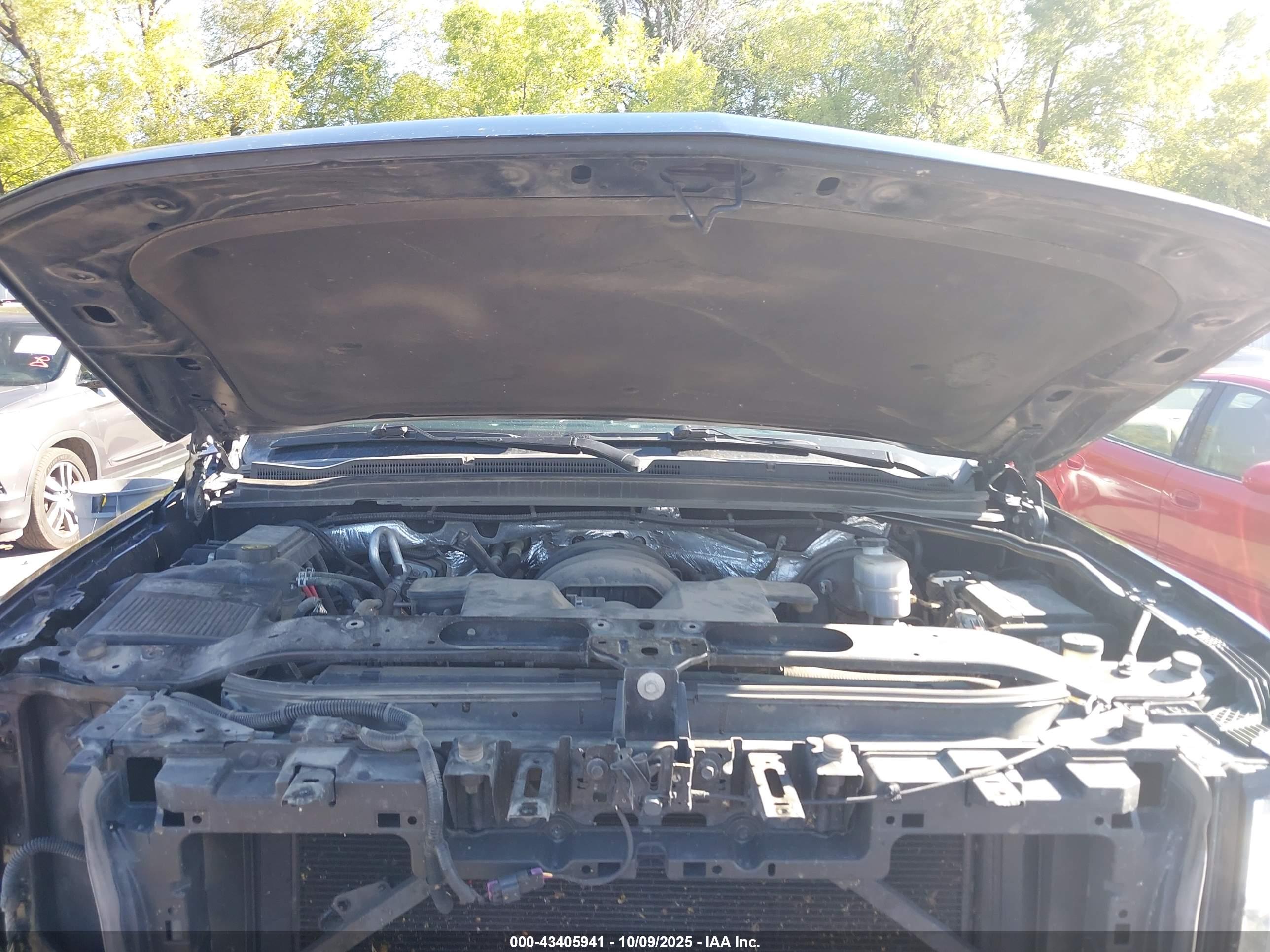 CHEVROLET SUBURBAN image 10