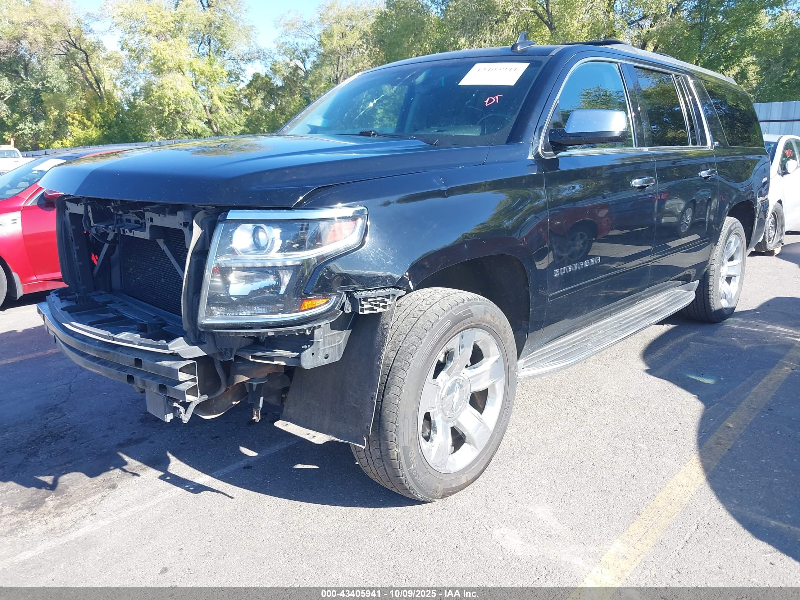 CHEVROLET SUBURBAN image 2